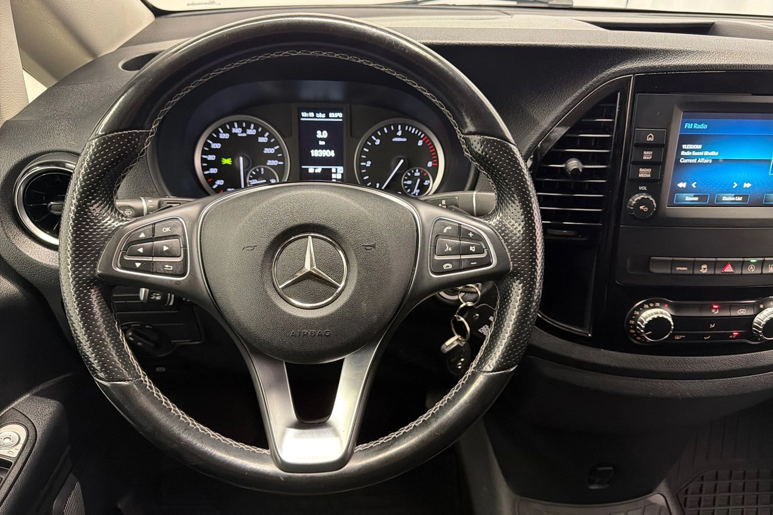 musta Mercedes-Benz Vito 2021 kuva 10.