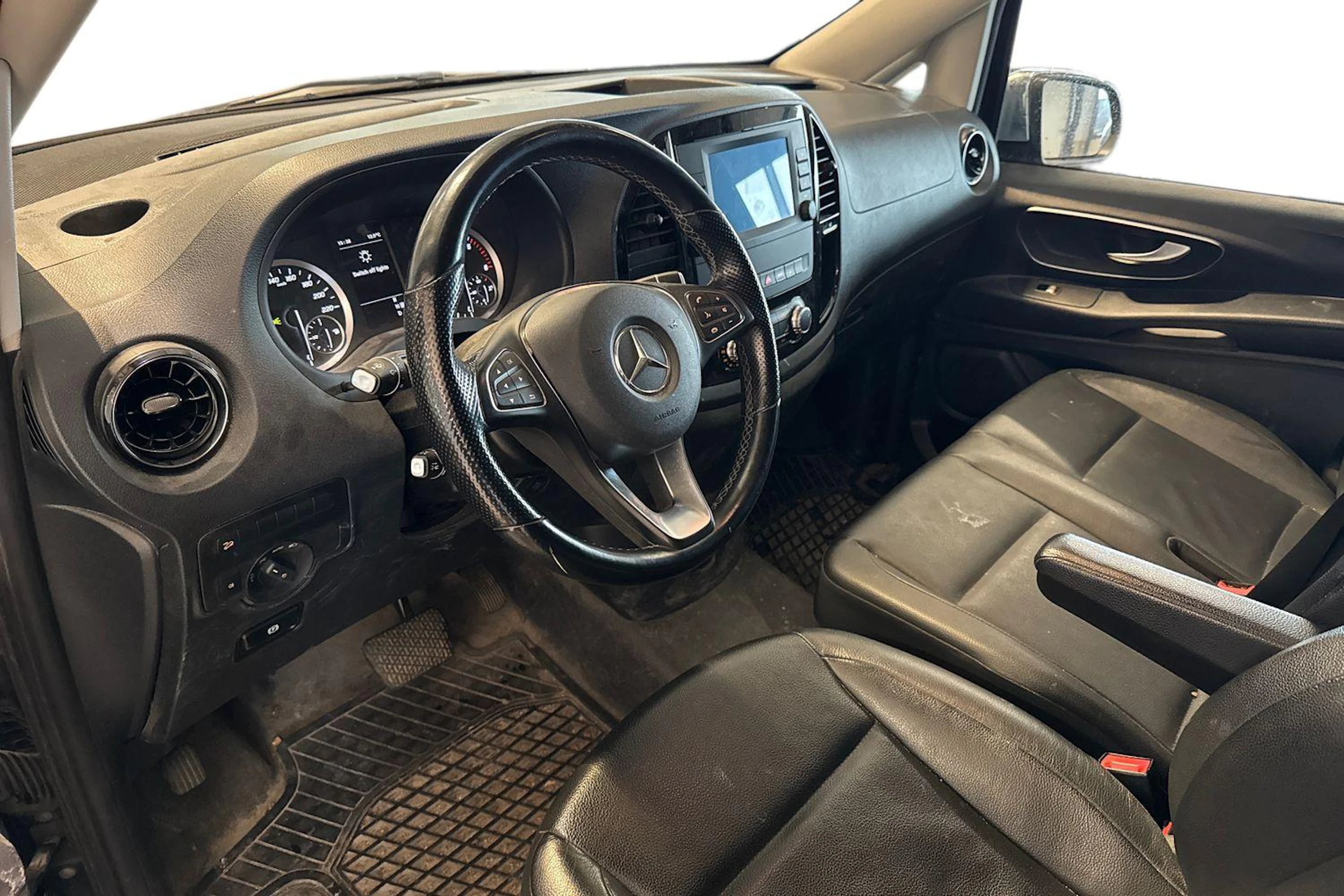 musta Mercedes-Benz Vito 2021 kuva 3.