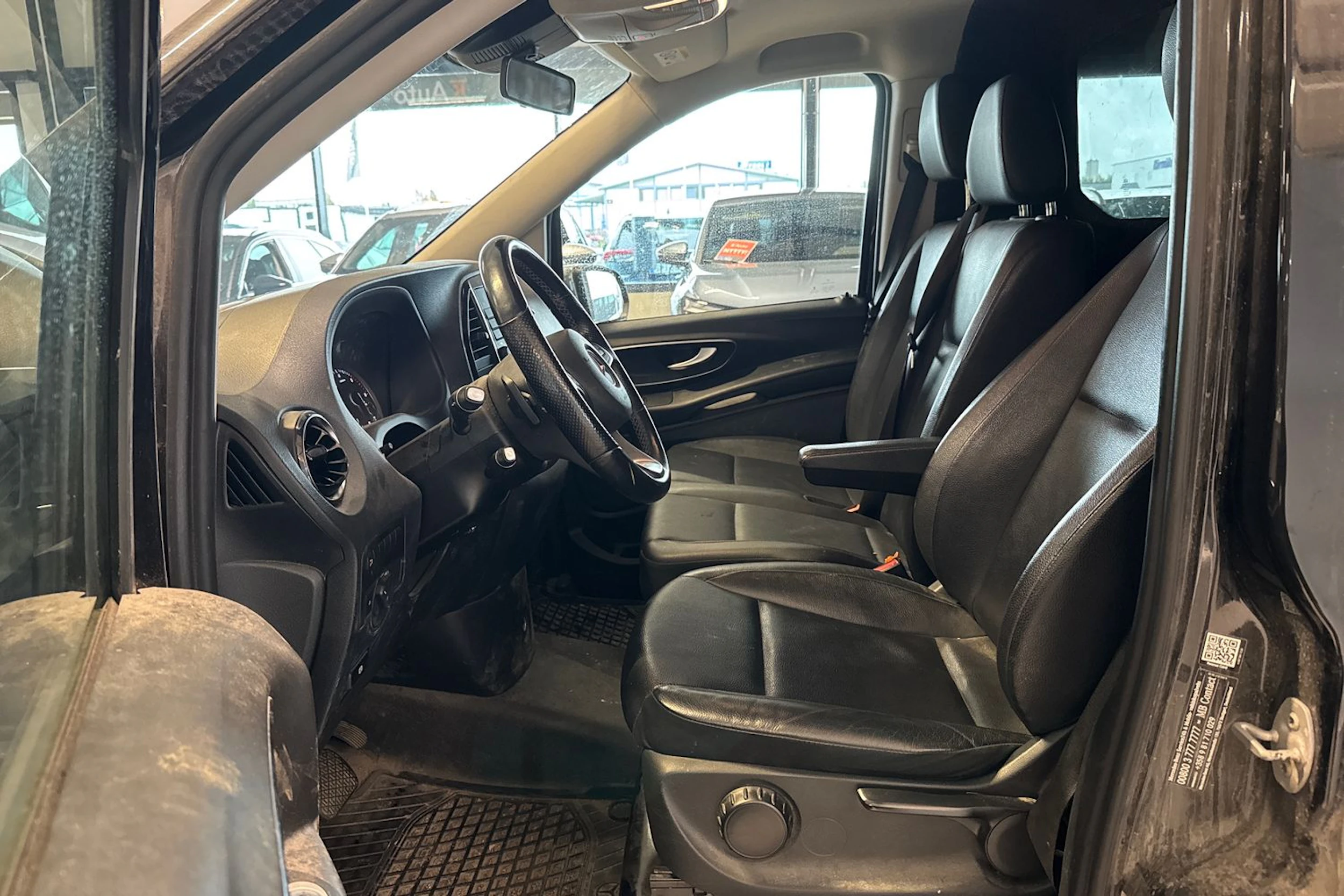 musta Mercedes-Benz Vito 2021 kuva 4.