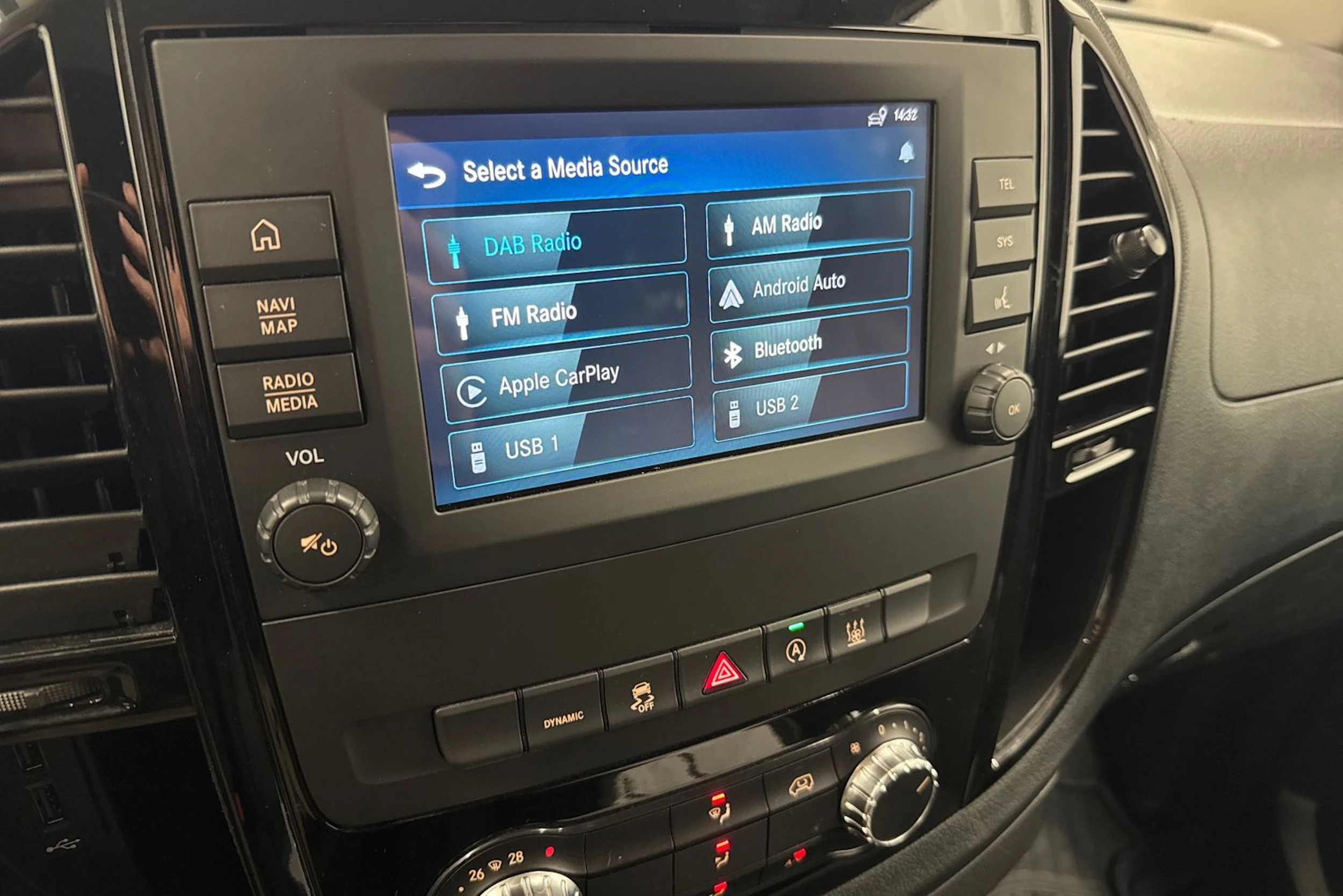 musta Mercedes-Benz Vito 2021 kuva 13.