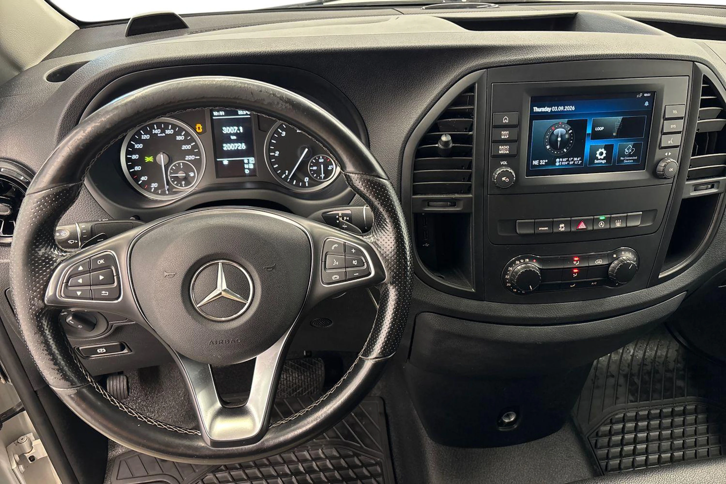valkoinen Mercedes-Benz Vito 2021 kuva 7.