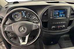 valkoinen Mercedes-Benz Vito 2021 kuva 7.