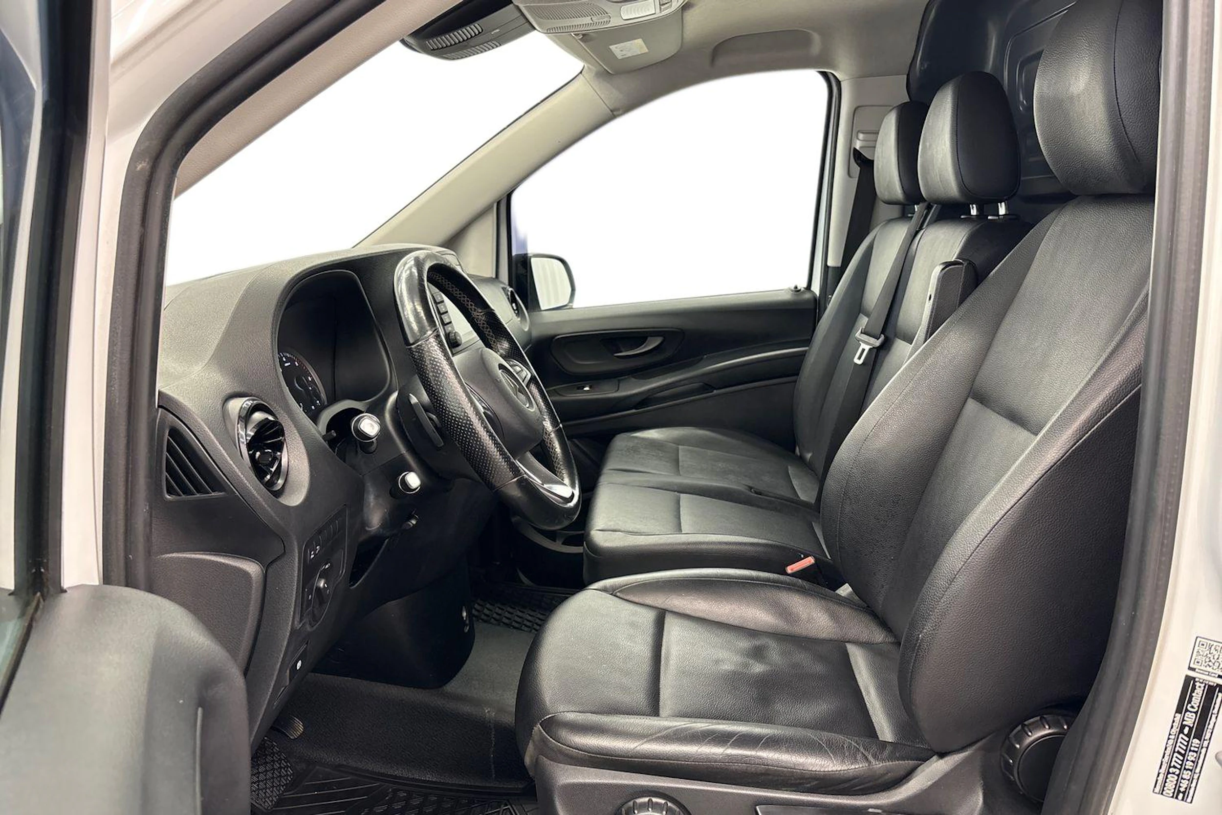 valkoinen Mercedes-Benz Vito 2021 kuva 8.