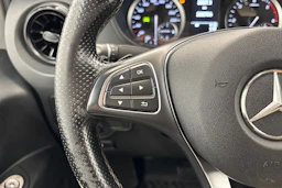 valkoinen Mercedes-Benz Vito 2021 kuva 11.