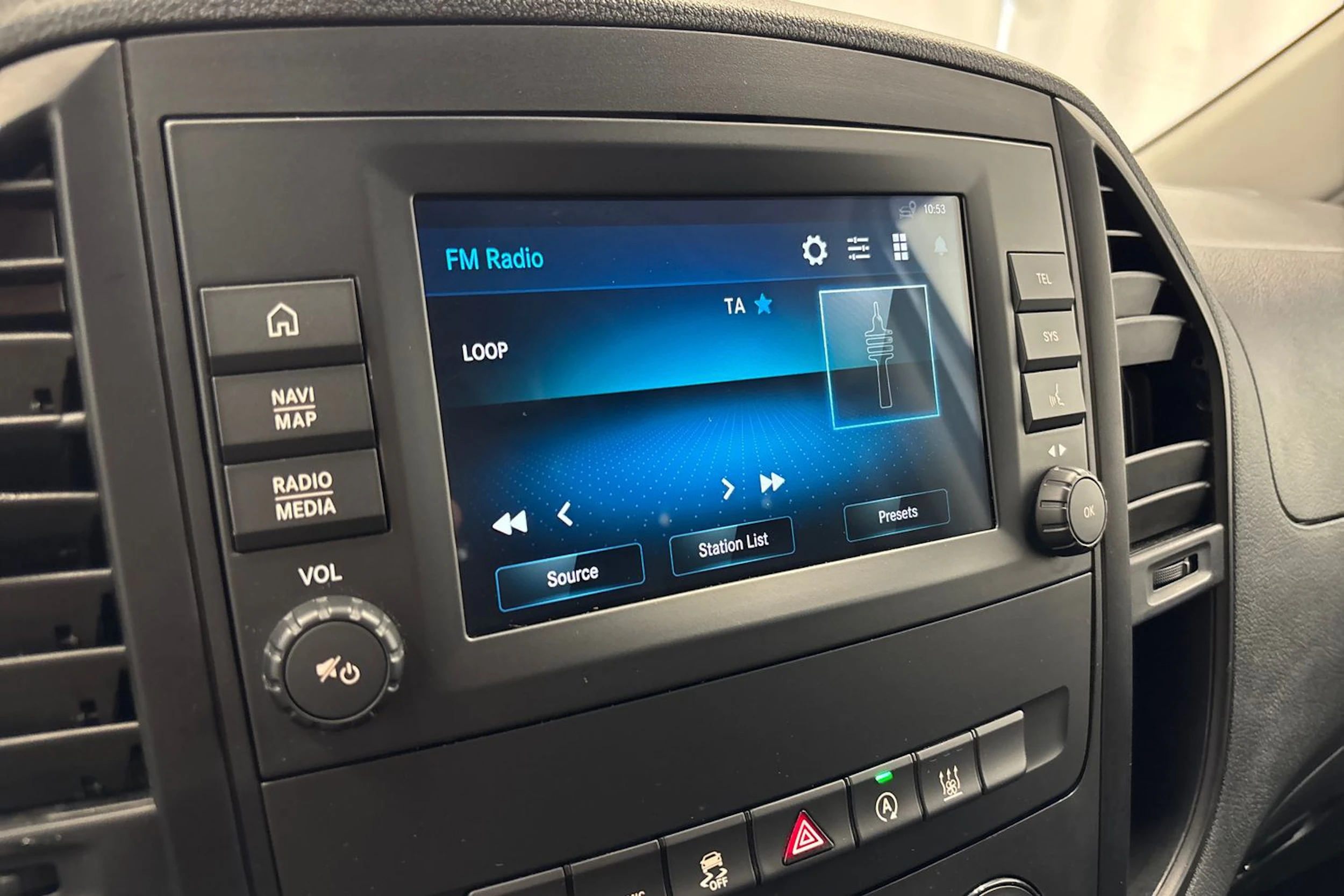 valkoinen Mercedes-Benz Vito 2021 kuva 14.