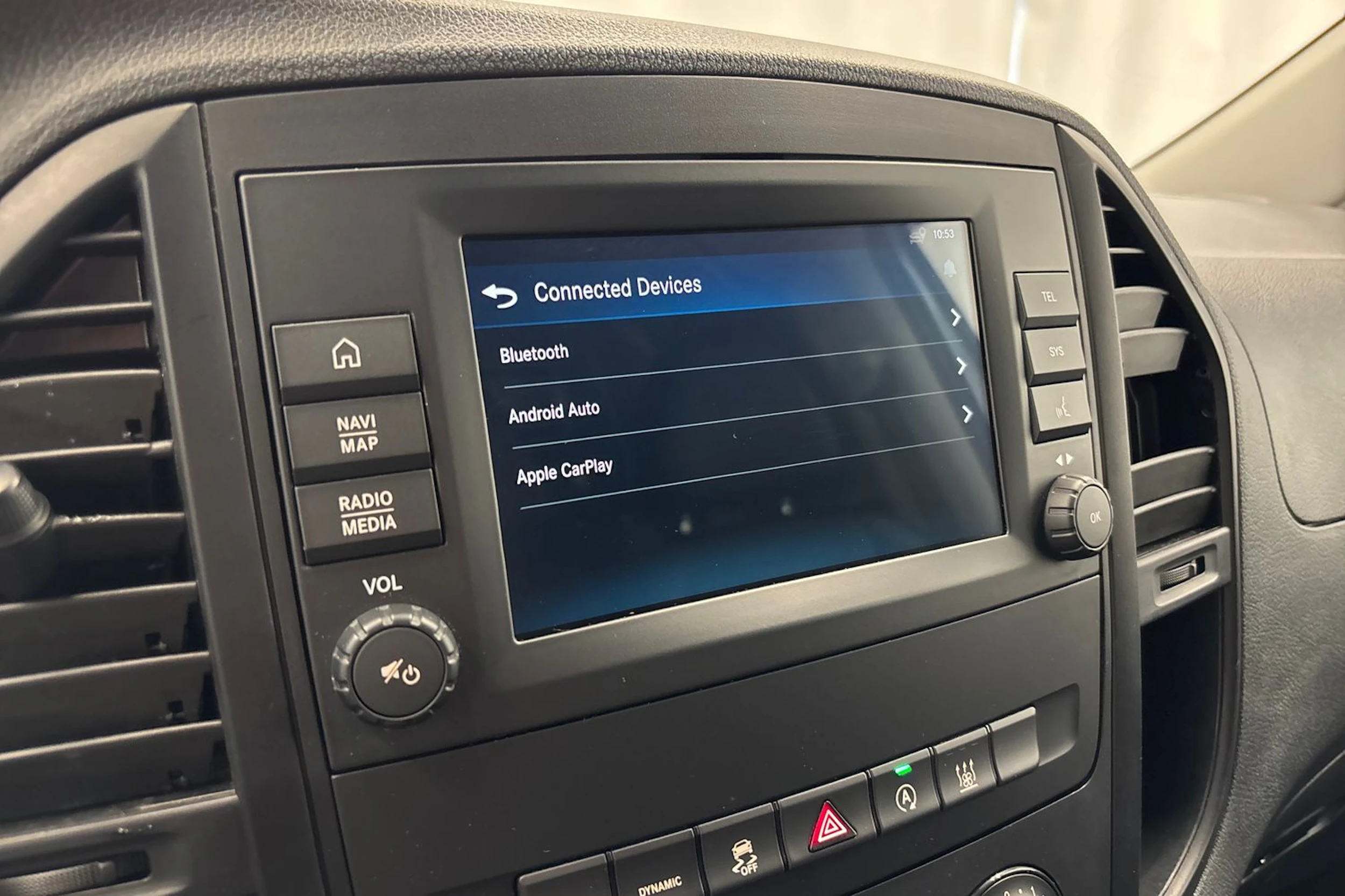 valkoinen Mercedes-Benz Vito 2021 kuva 15.