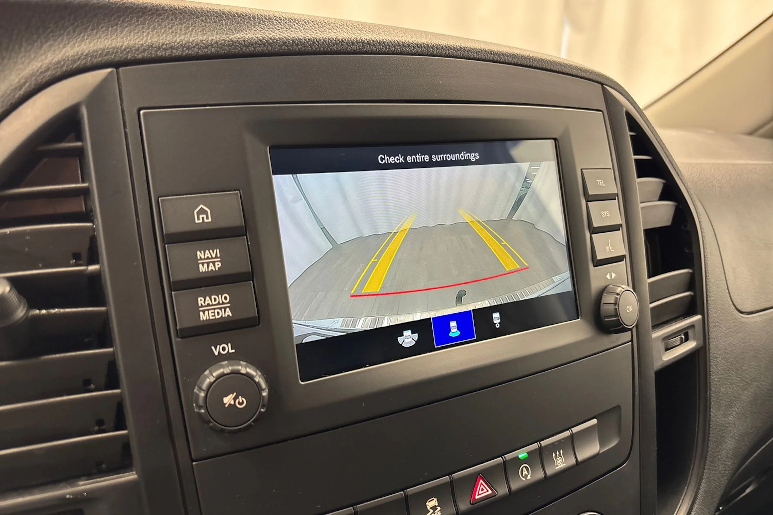 valkoinen Mercedes-Benz Vito 2021 kuva 16.