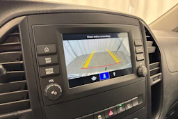 valkoinen Mercedes-Benz Vito 2021 kuva 16.