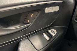 valkoinen Mercedes-Benz Vito 2021 kuva 18.