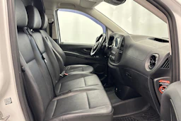 valkoinen Mercedes-Benz Vito 2021 kuva 19.