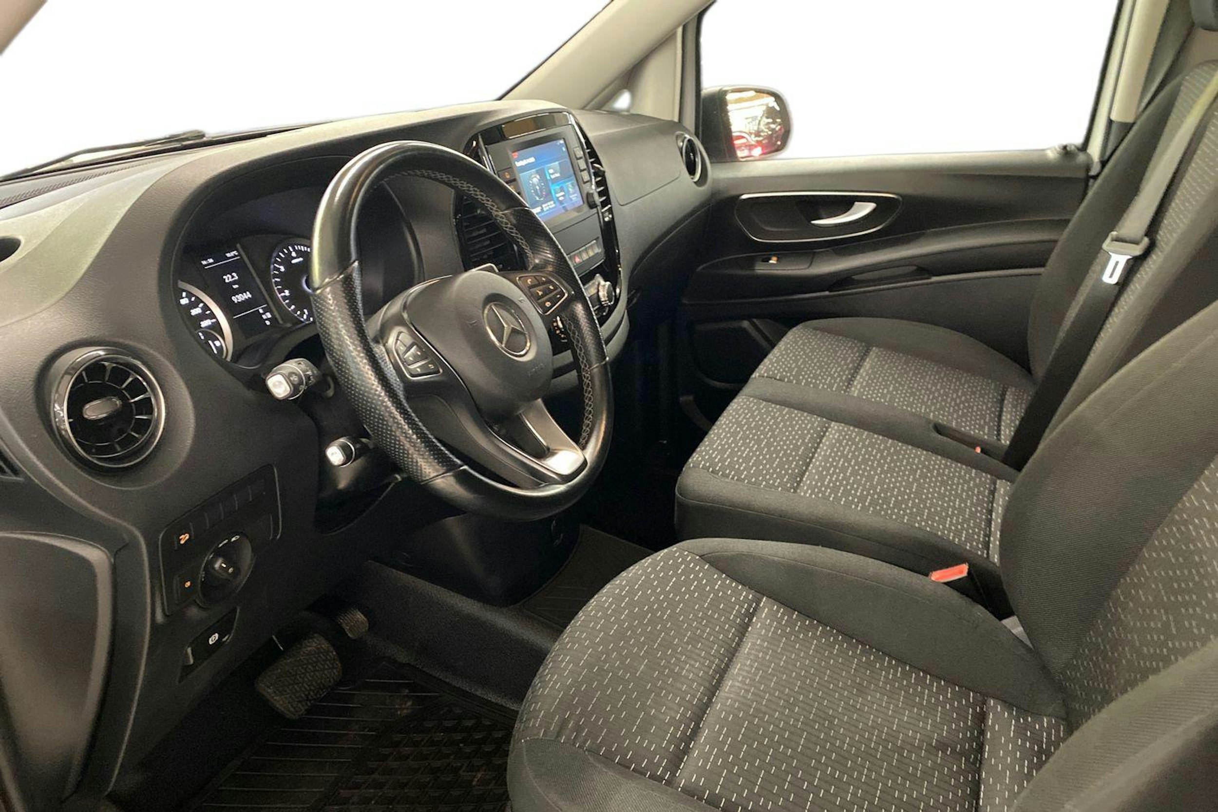 valkoinen Mercedes-Benz Vito 2021 kuva 3.