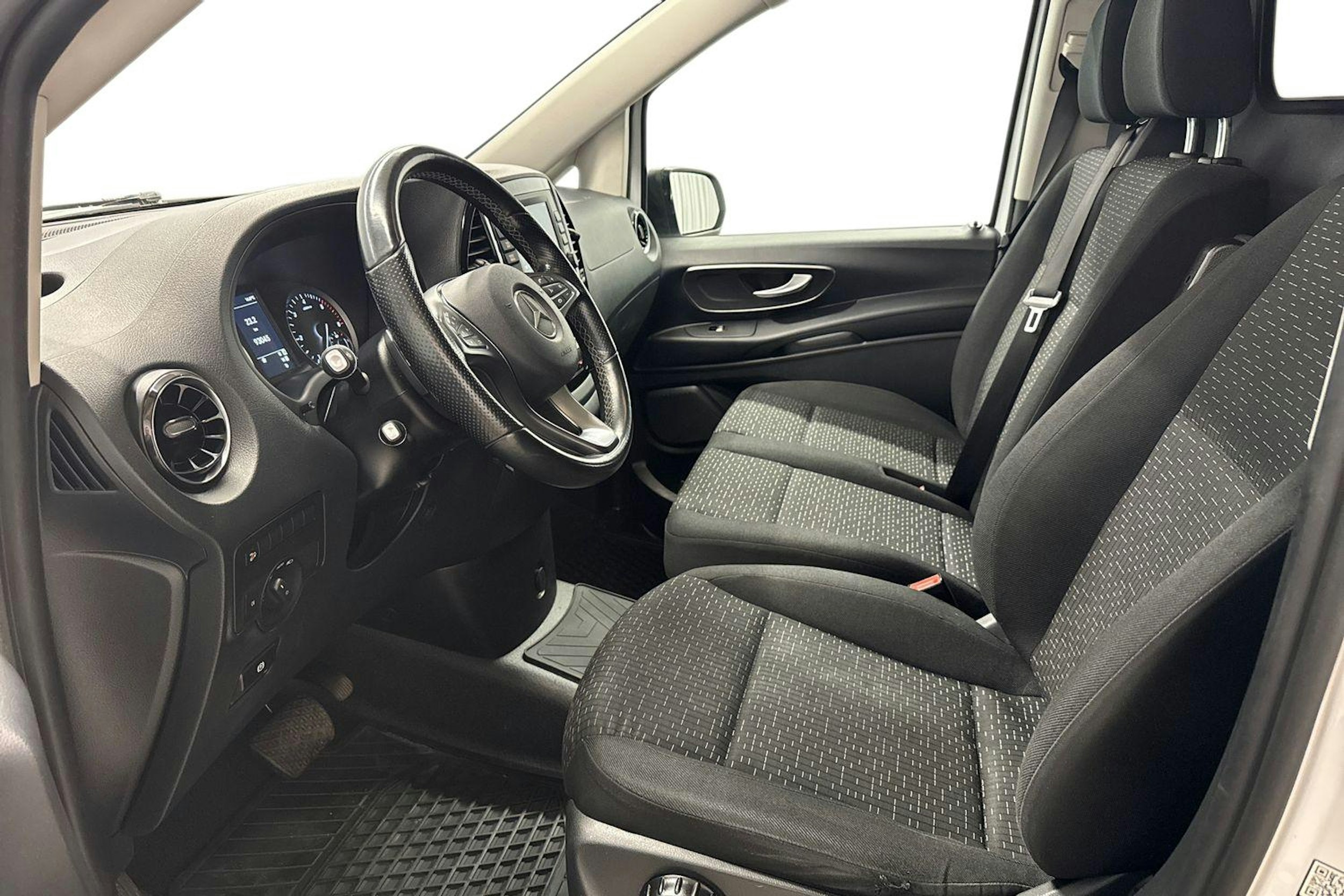 valkoinen Mercedes-Benz Vito 2021 kuva 8.