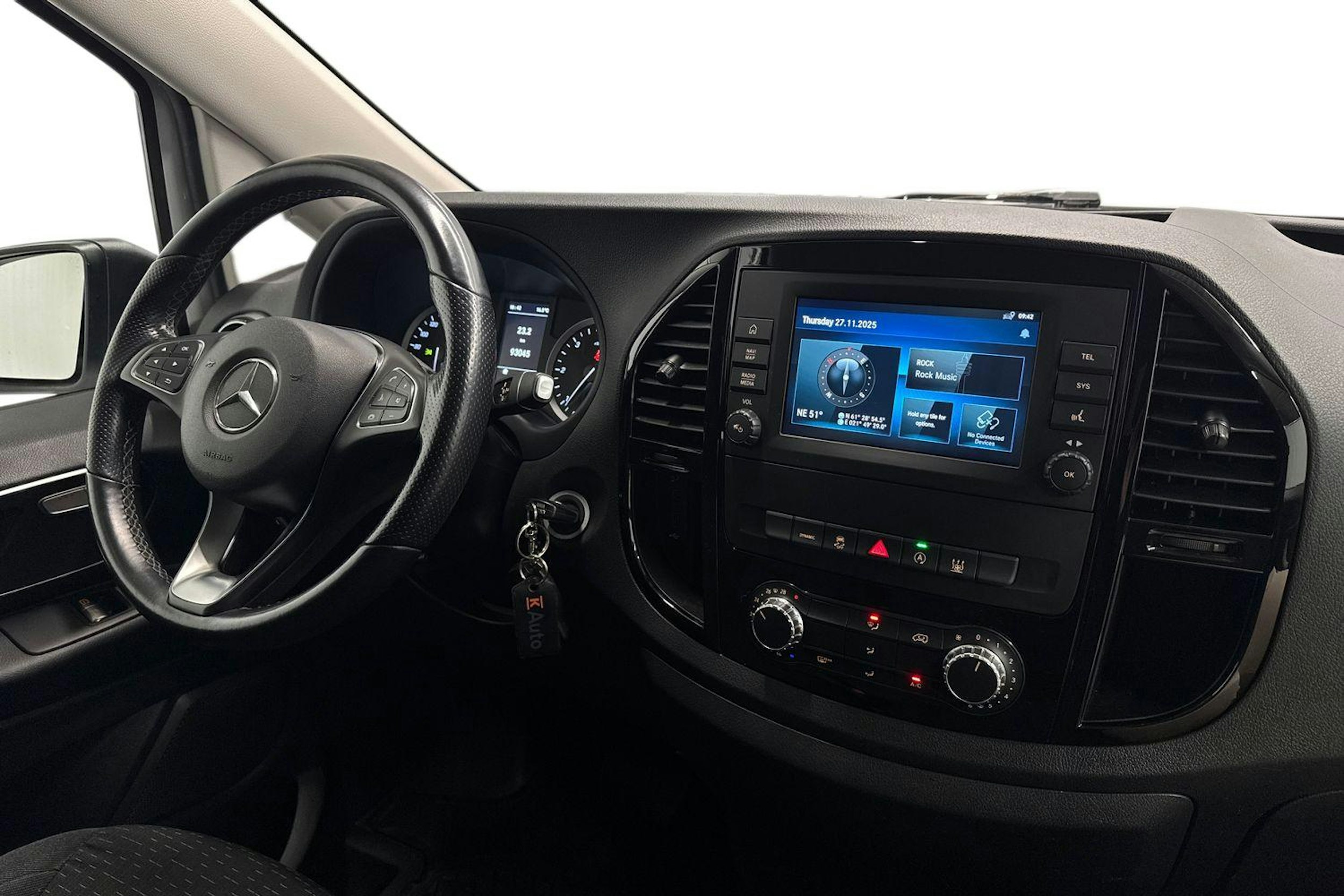 valkoinen Mercedes-Benz Vito 2021 kuva 11.