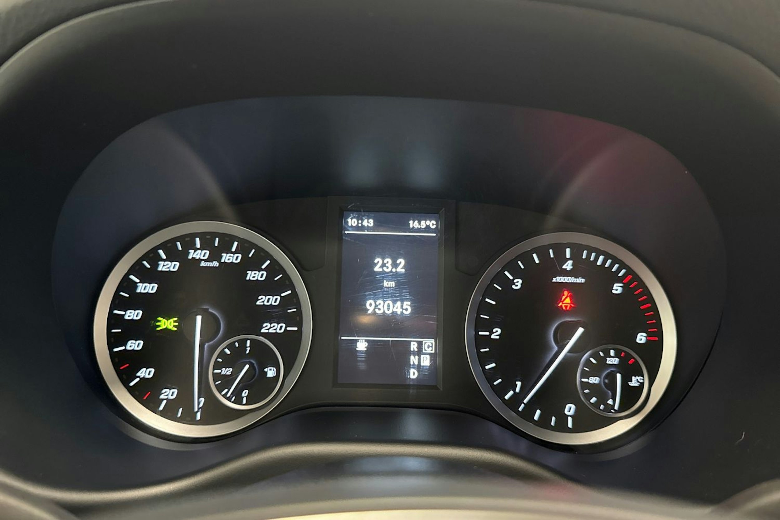 valkoinen Mercedes-Benz Vito 2021 kuva 15.