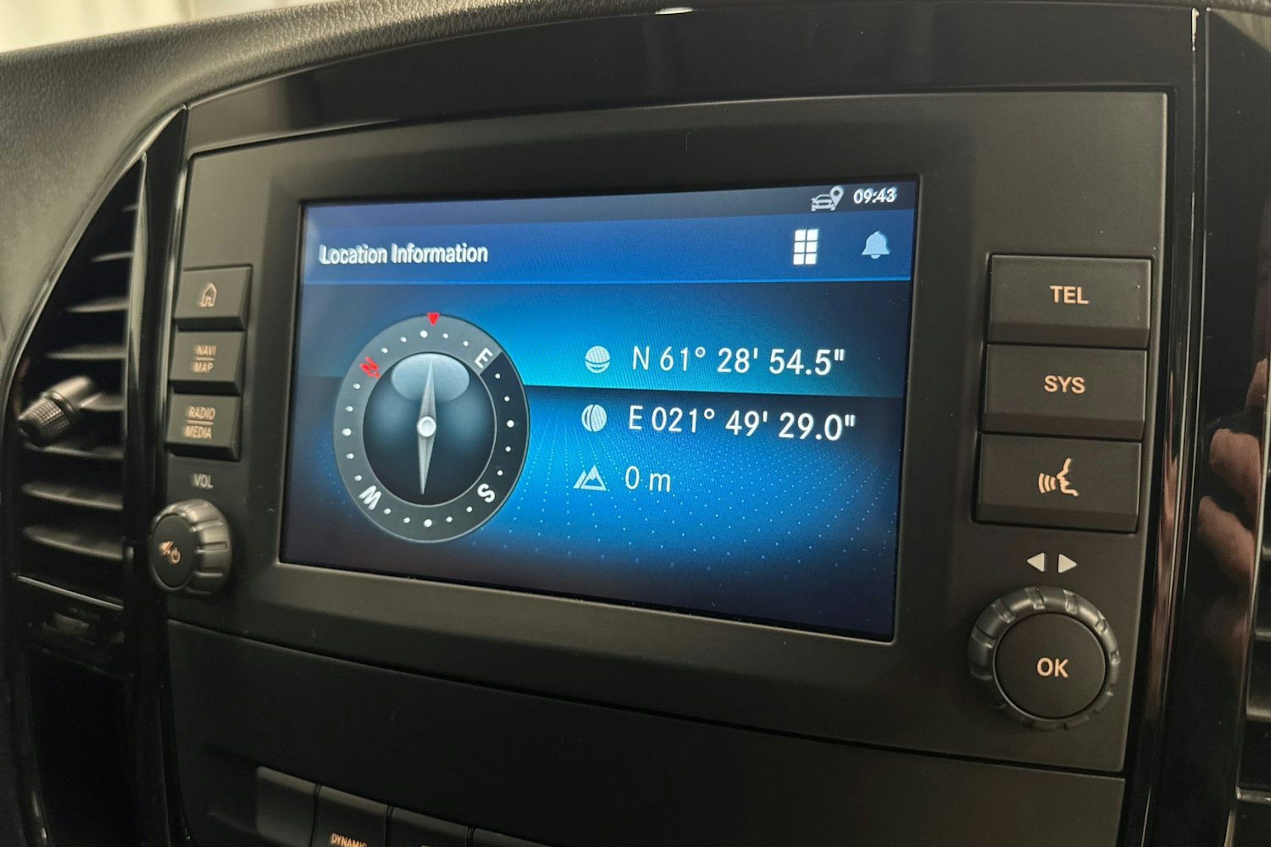 valkoinen Mercedes-Benz Vito 2021 kuva 19.