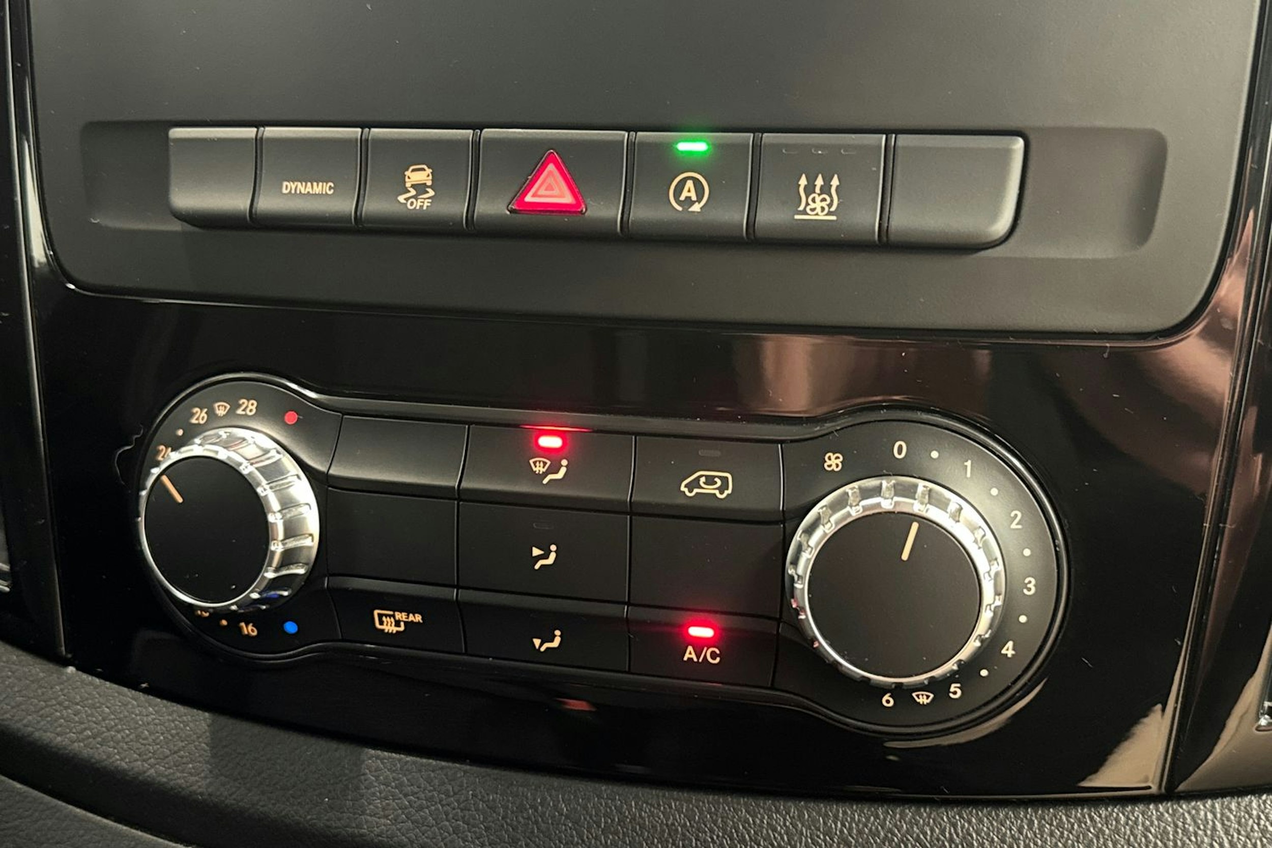 valkoinen Mercedes-Benz Vito 2021 kuva 21.