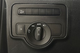 valkoinen Mercedes-Benz Vito 2021 kuva 22.