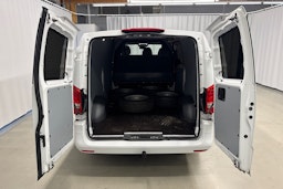 valkoinen Mercedes-Benz Vito 2021 kuva 25.