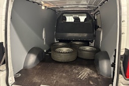 valkoinen Mercedes-Benz Vito 2021 kuva 26.