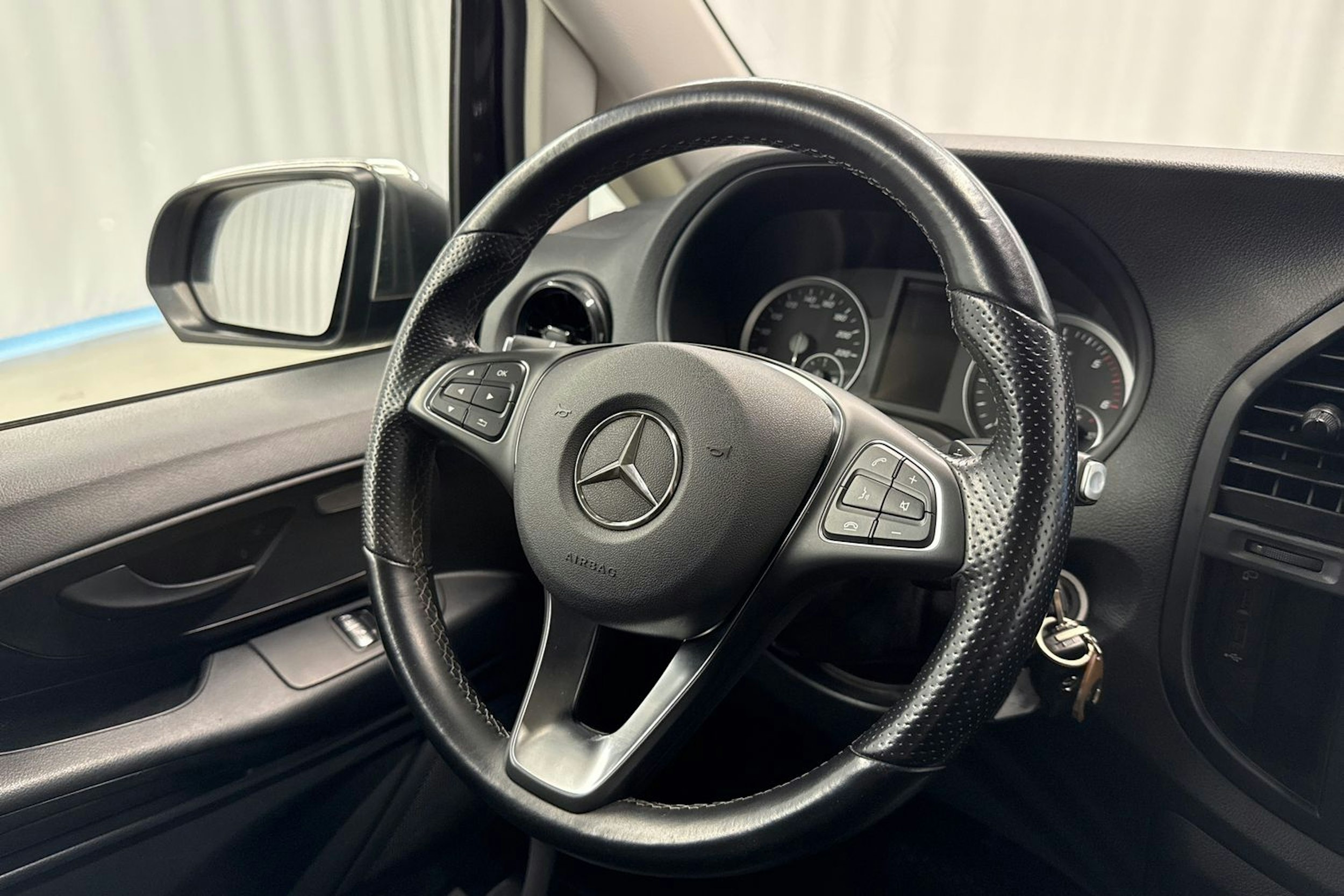harmaa Mercedes-Benz Vito 2021 kuva 13.