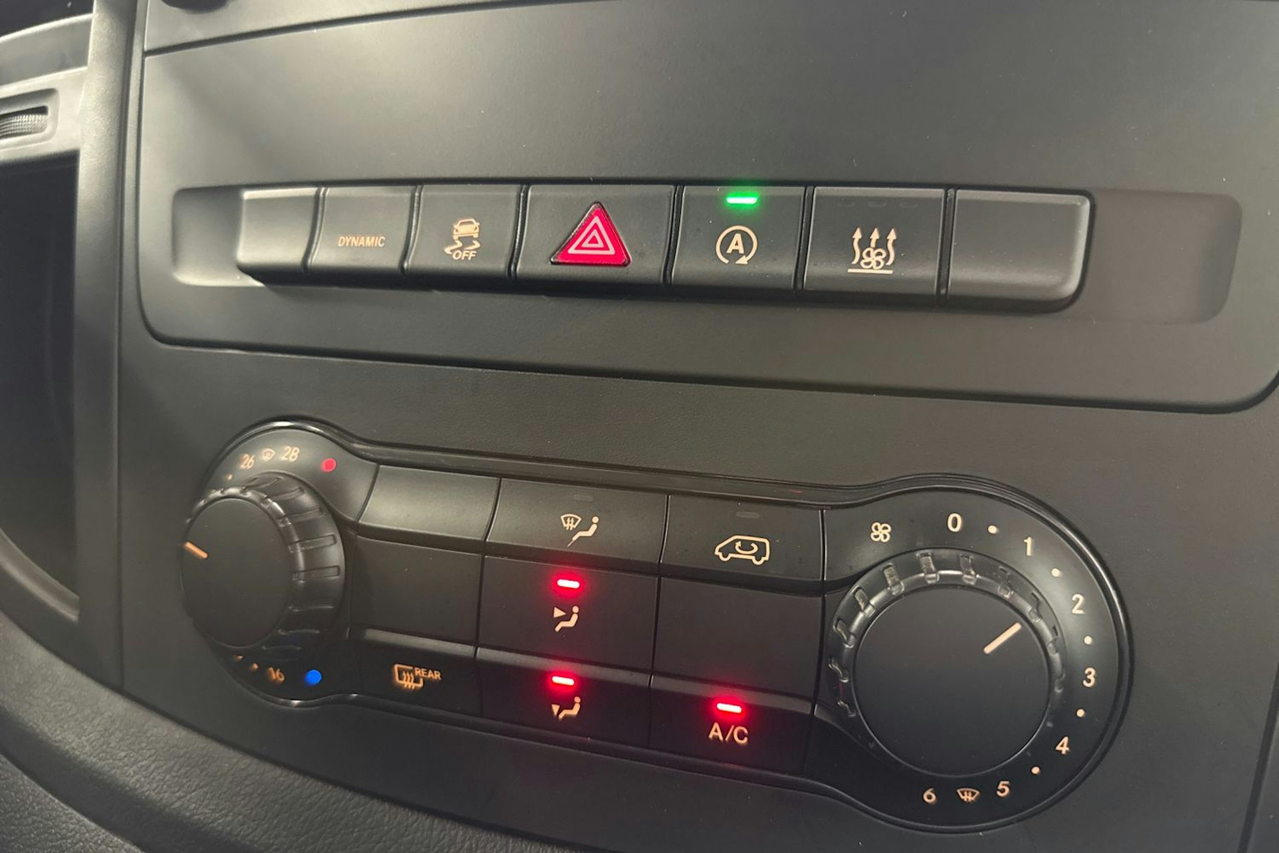 harmaa Mercedes-Benz Vito 2021 kuva 24.
