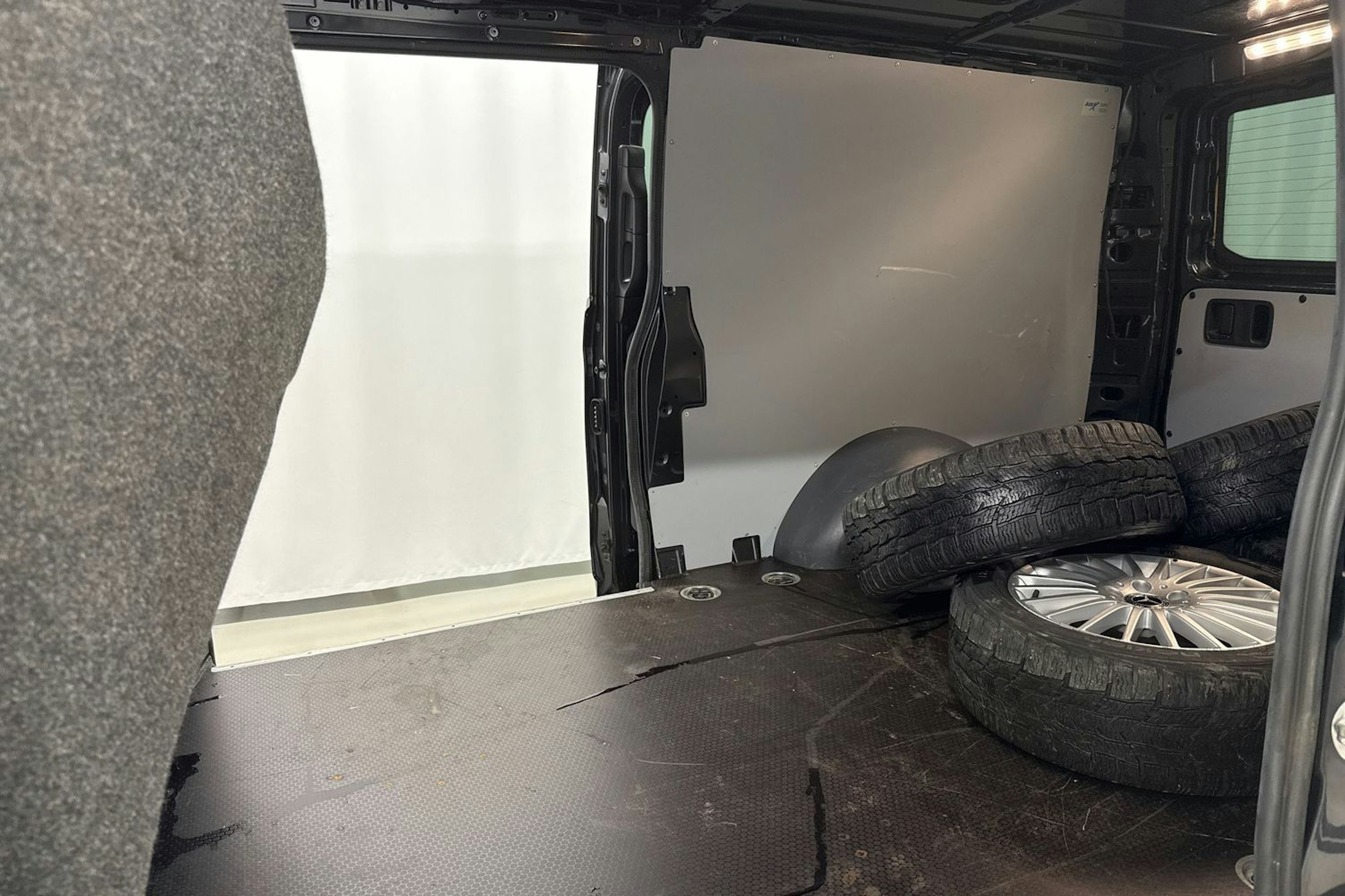harmaa Mercedes-Benz Vito 2021 kuva 29.