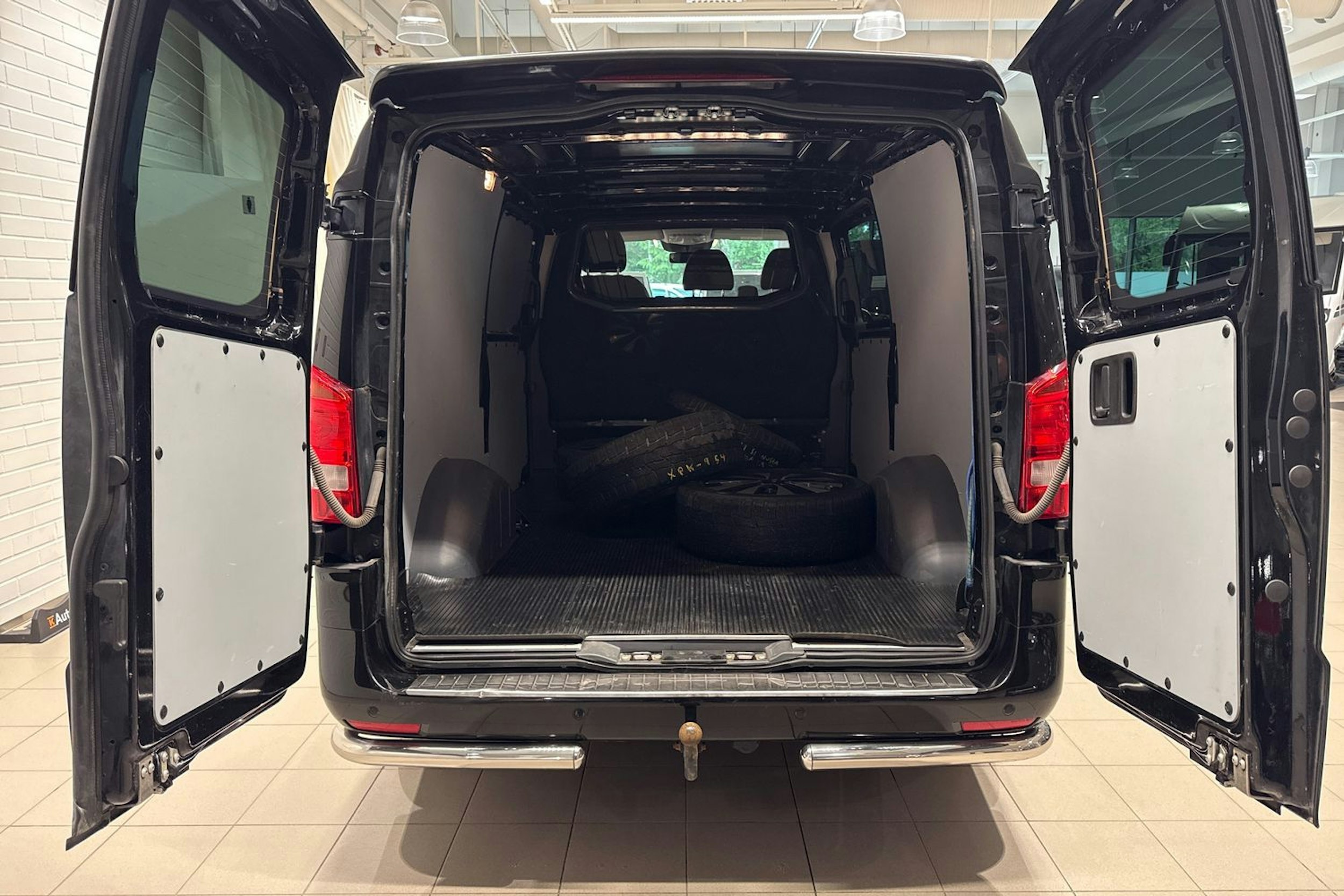 musta Mercedes-Benz Vito 2021 kuva 15.