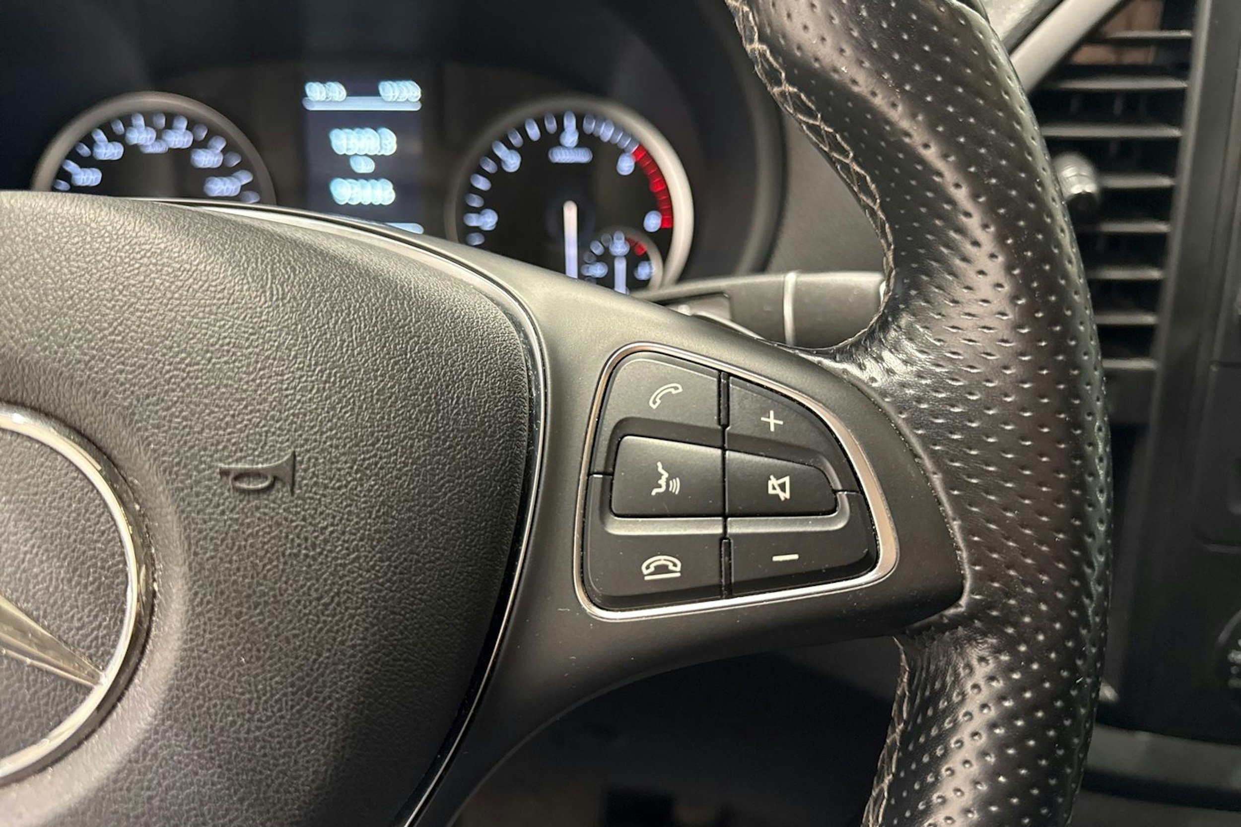musta Mercedes-Benz Vito 2021 kuva 19.