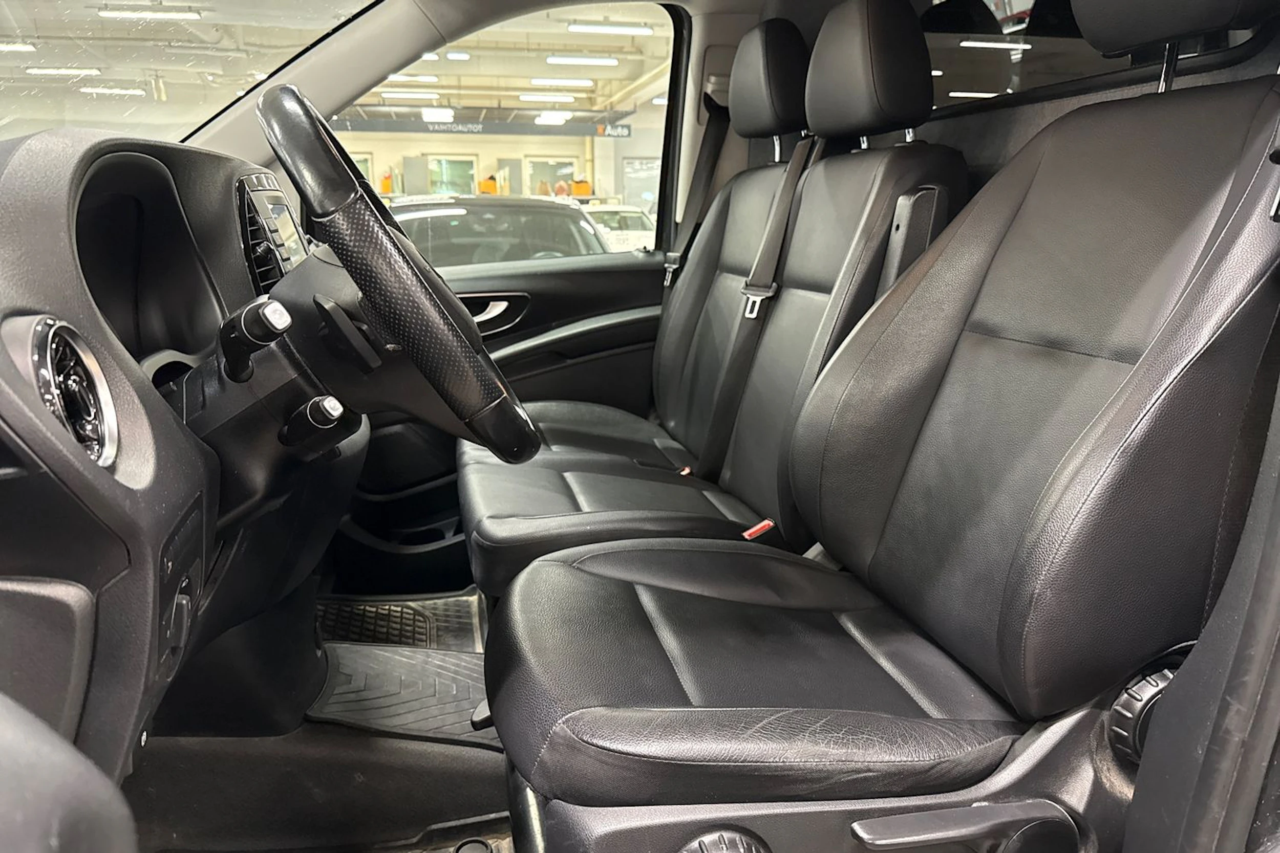 harmaa Mercedes-Benz Vito 2021 kuva 4.