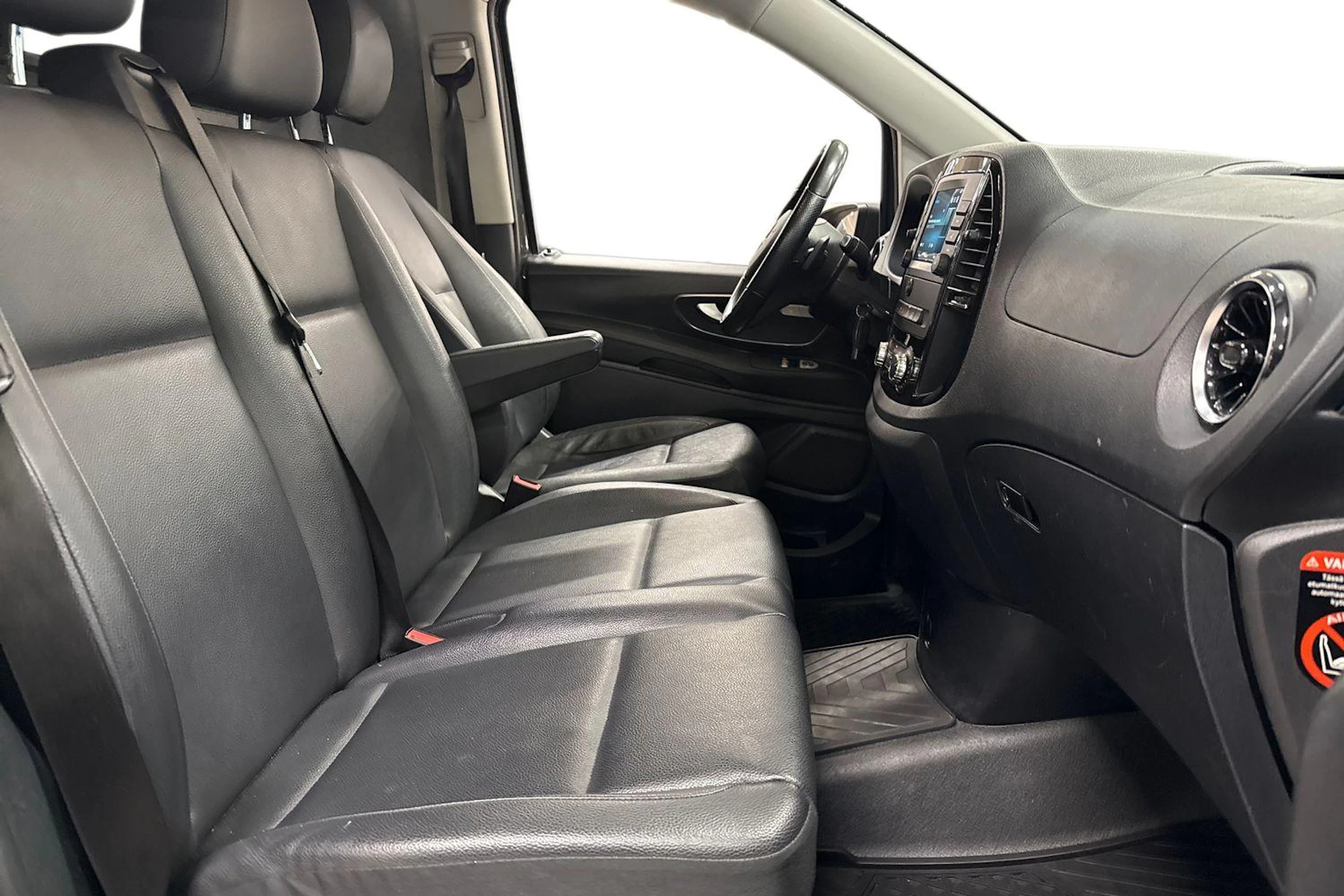 harmaa Mercedes-Benz Vito 2021 kuva 8.