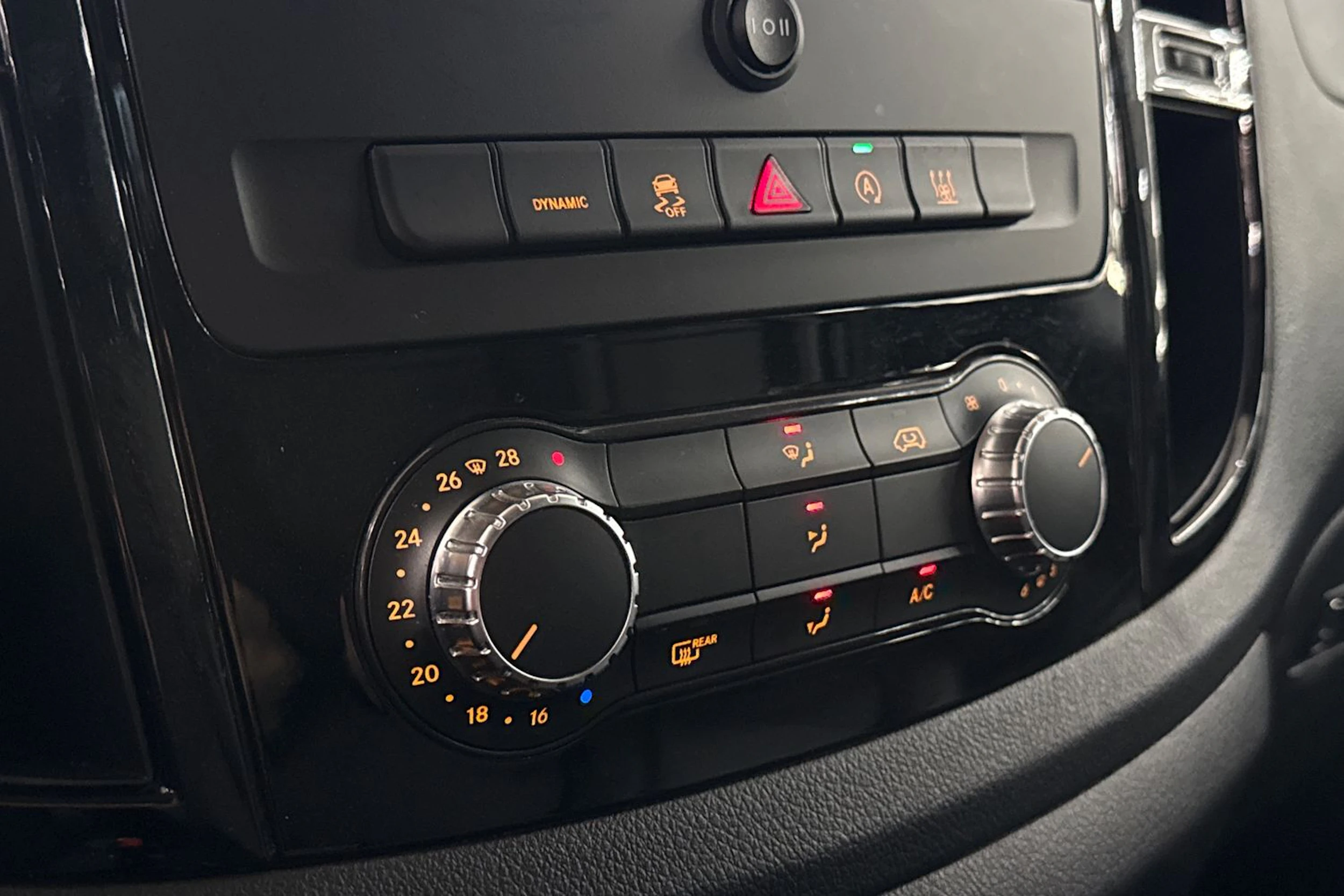 harmaa Mercedes-Benz Vito 2021 kuva 18.