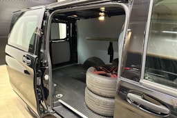 met. musta Mercedes-Benz Vito 2021 kuva 28.