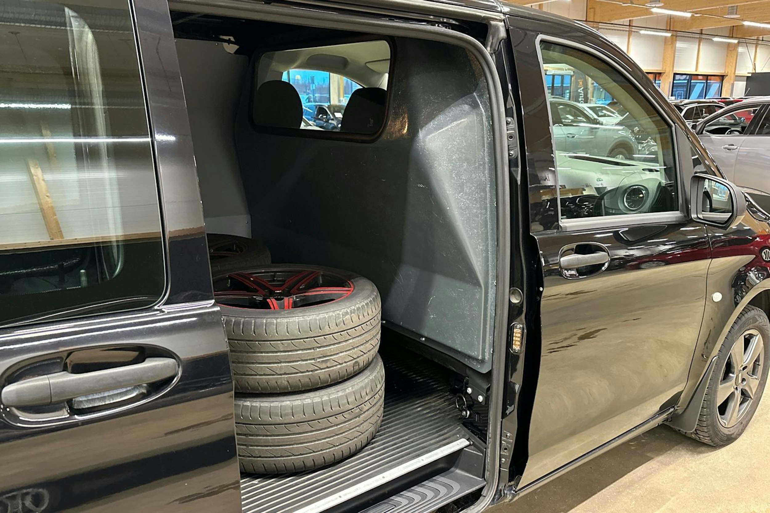 met. musta Mercedes-Benz Vito 2021 kuva 29.