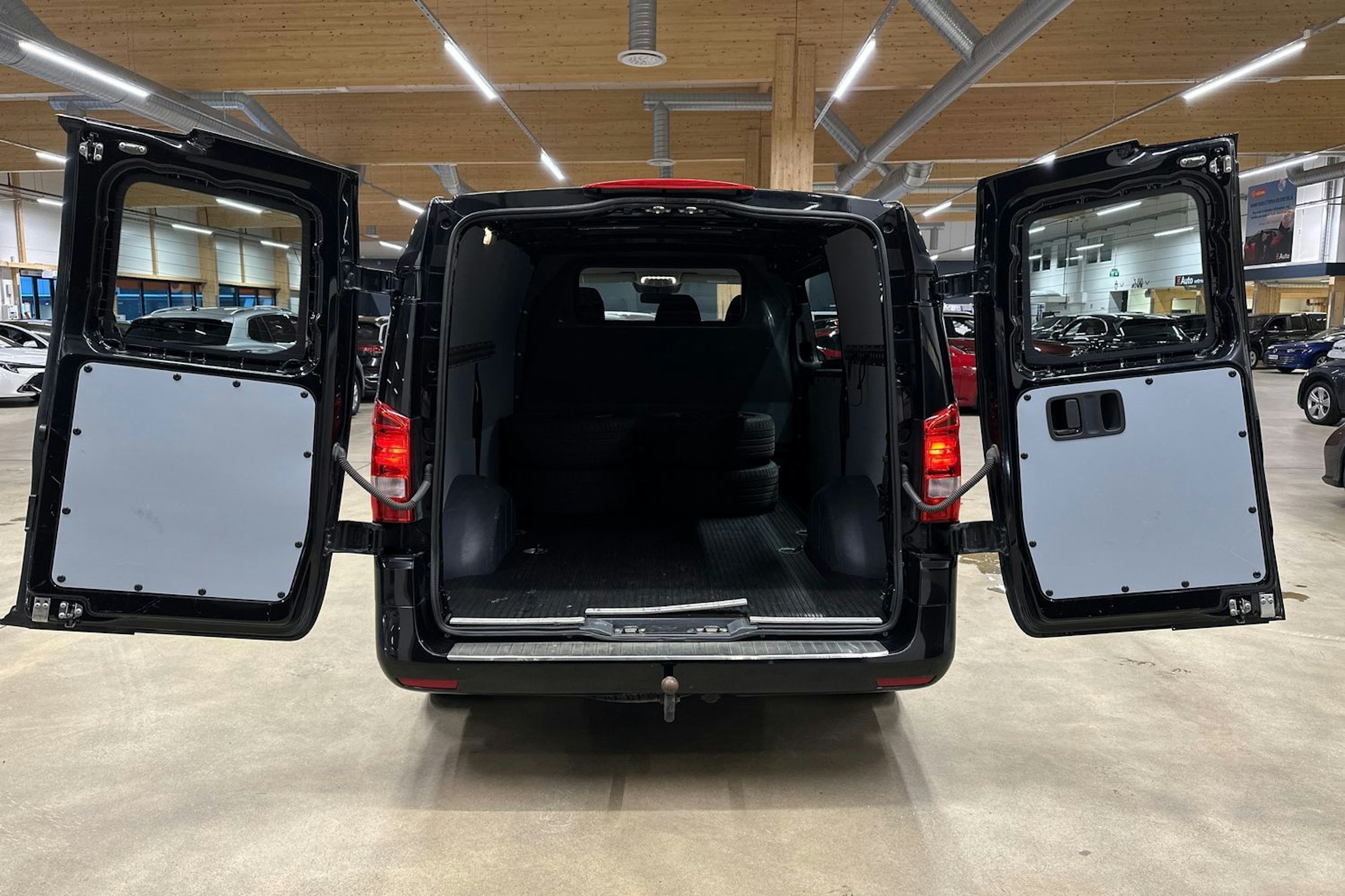 met. musta Mercedes-Benz Vito 2021 kuva 30.