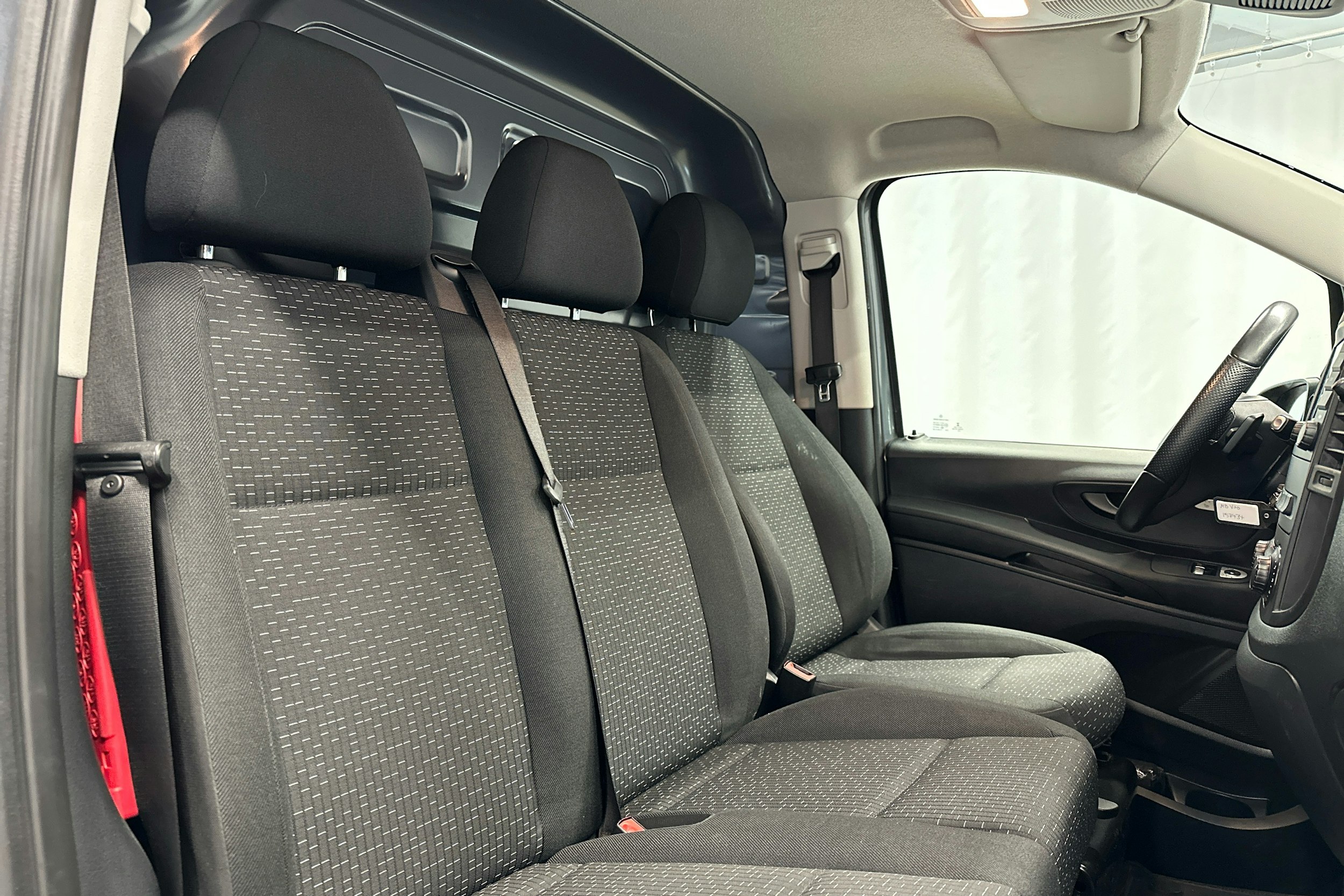 harmaa Mercedes-Benz Vito 2022 kuva 9.
