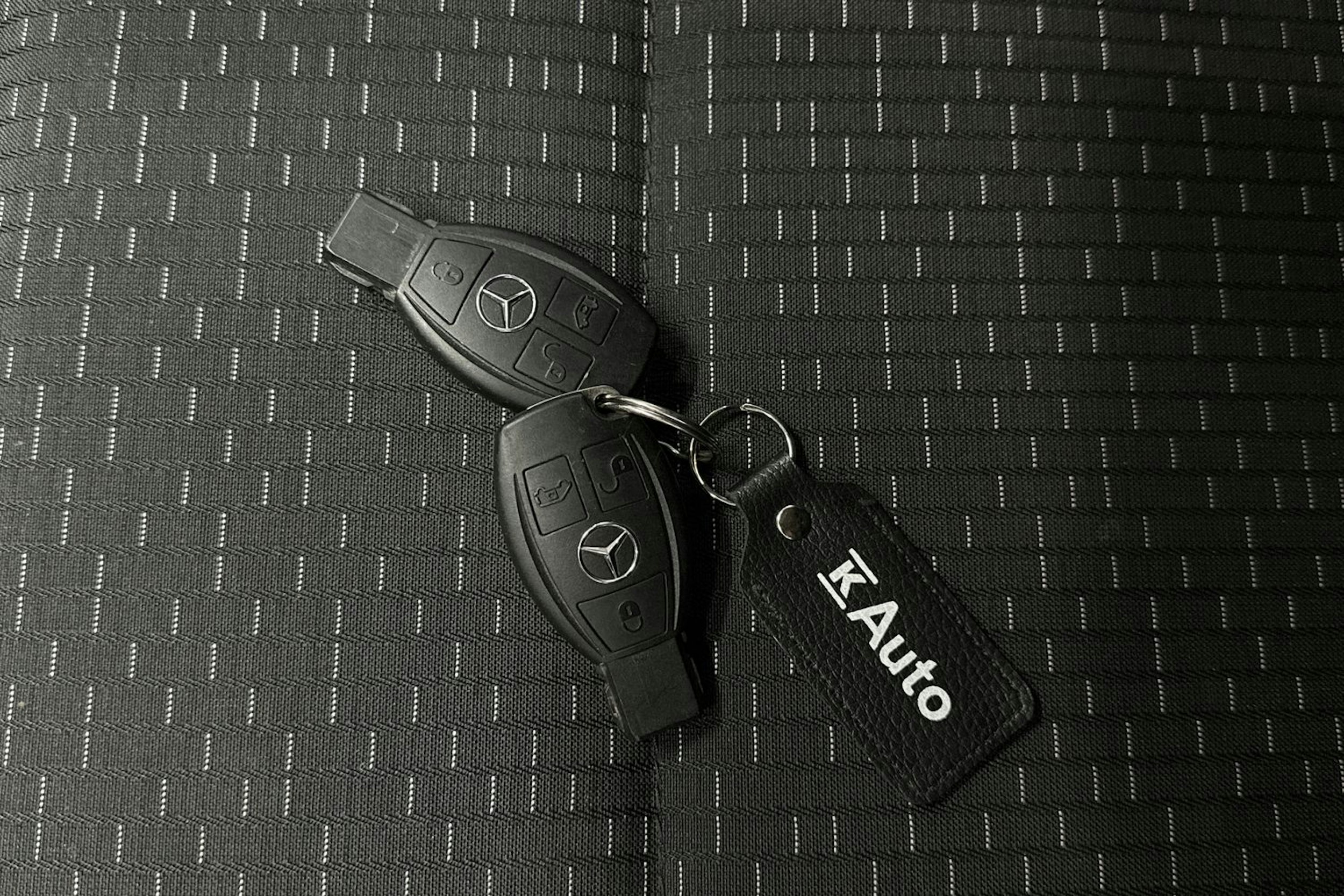 harmaa Mercedes-Benz Vito 2022 kuva 31.