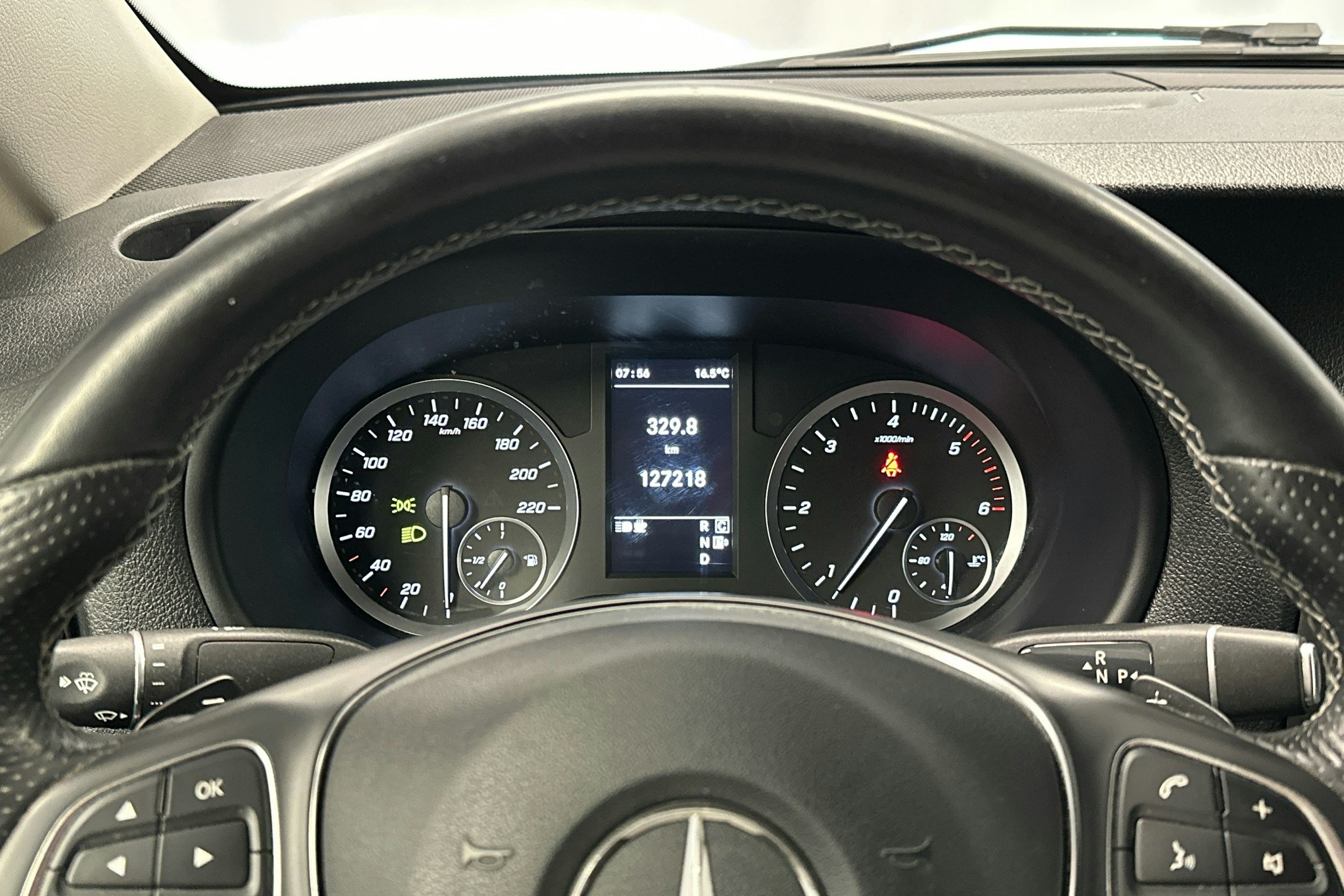 valkoinen Mercedes-Benz Vito 2022 kuva 11.