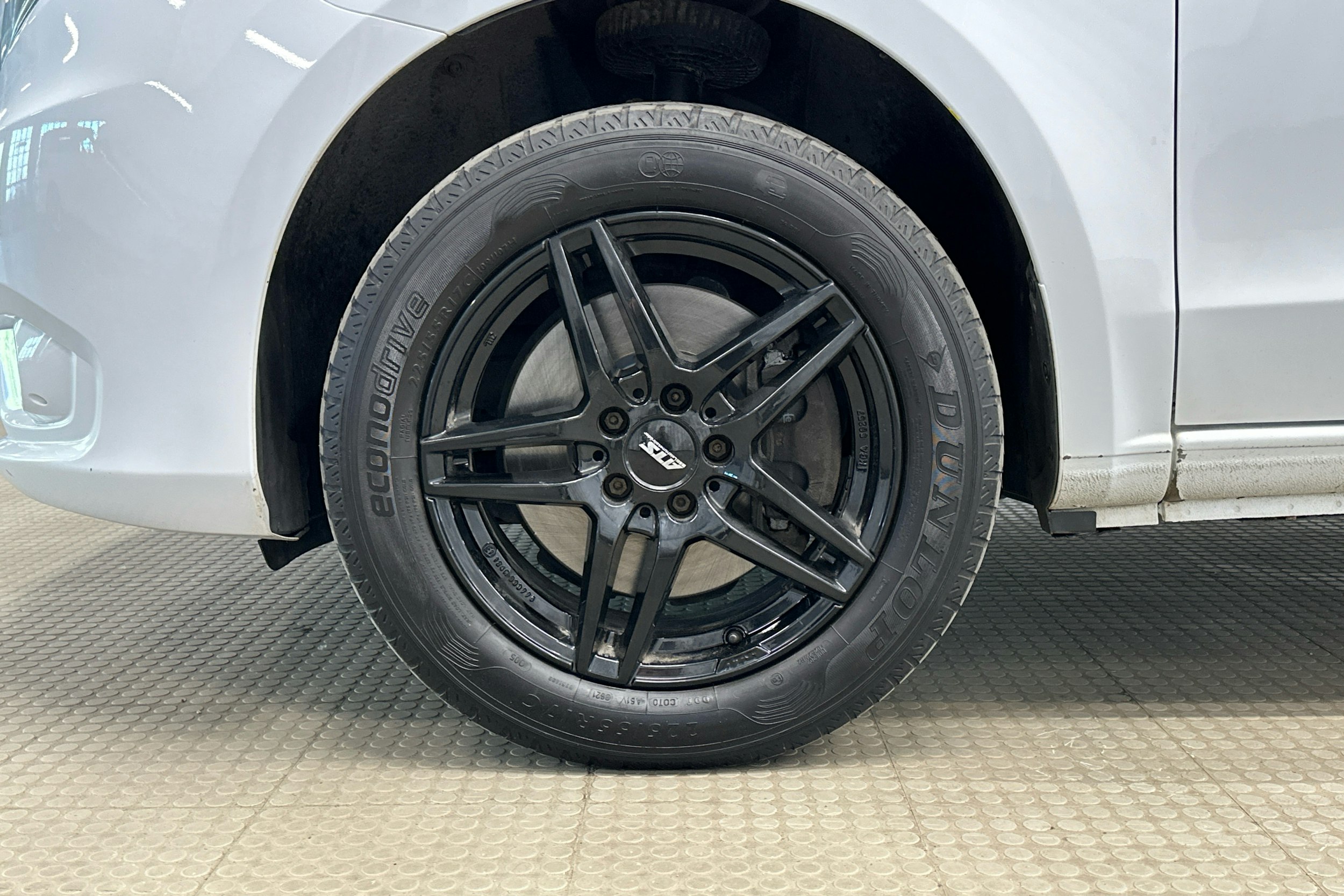 valkoinen Mercedes-Benz Vito 2022 kuva 19.