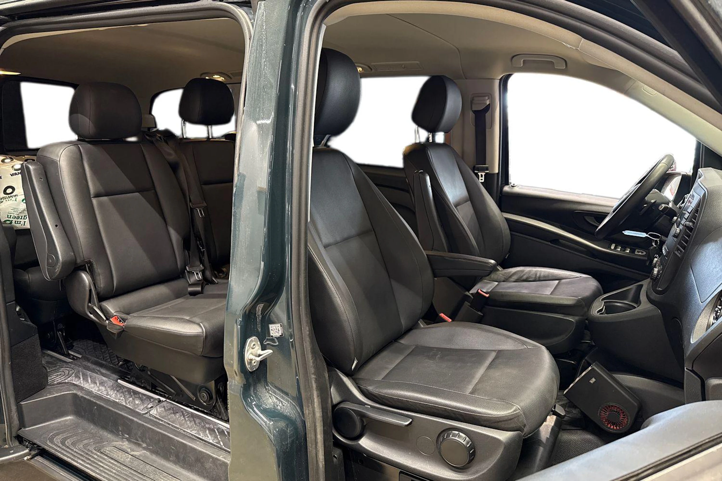 vihreä Mercedes-Benz Vito 2022 kuva 3.