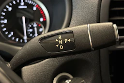 vihreä Mercedes-Benz Vito 2022 kuva 15.