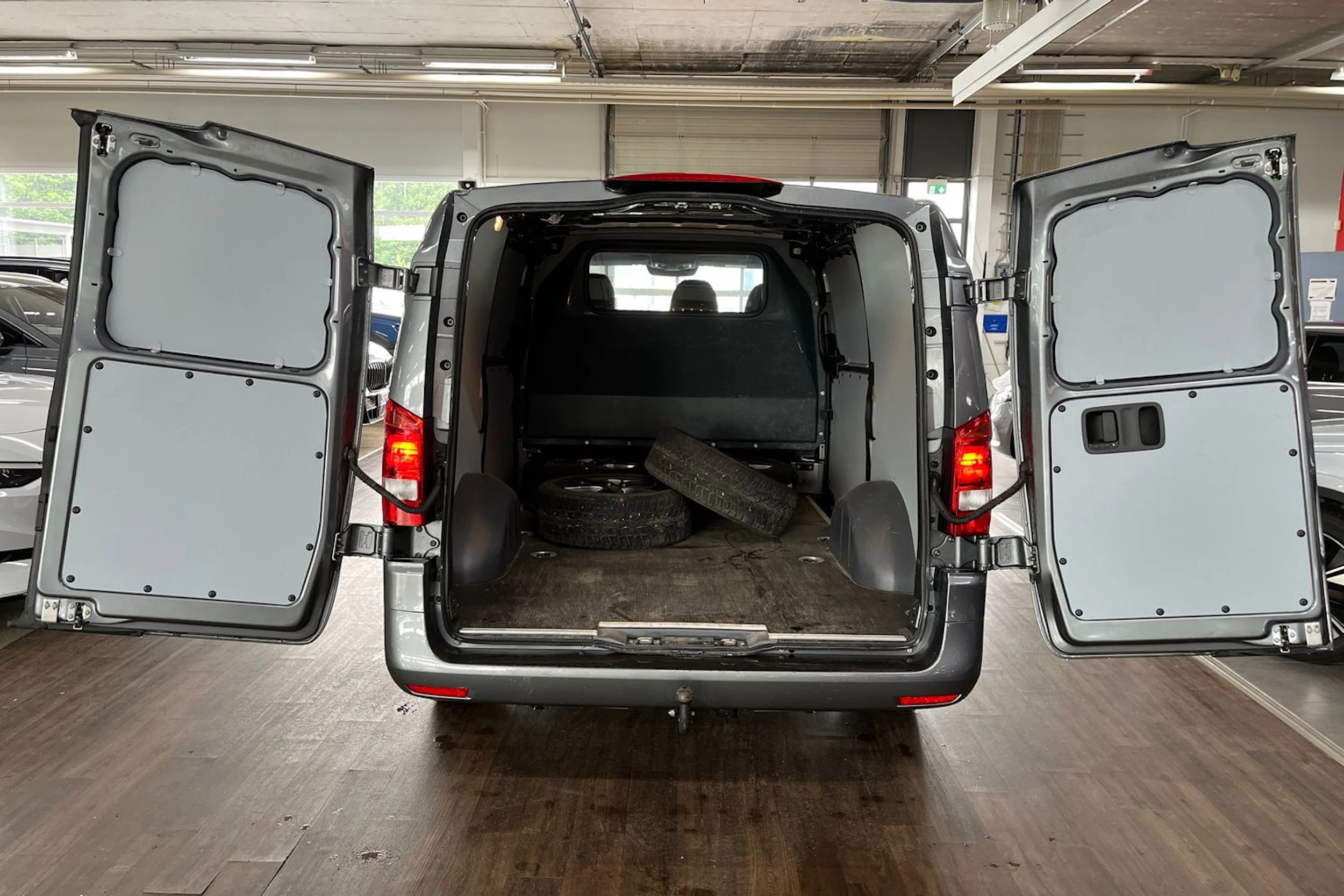 Harmaa Mercedes-Benz VITO 2022 kuva 11.