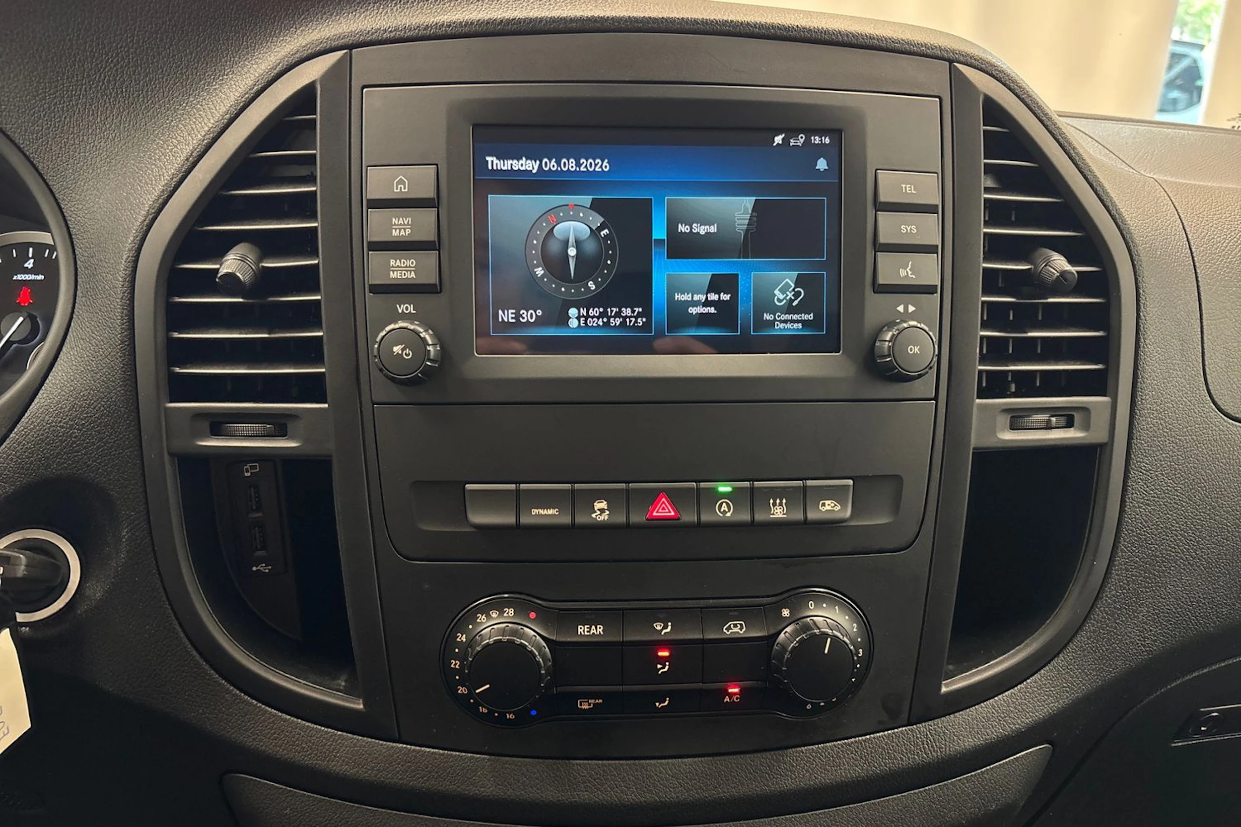 harmaa Mercedes-Benz Vito 2022 kuva 15.