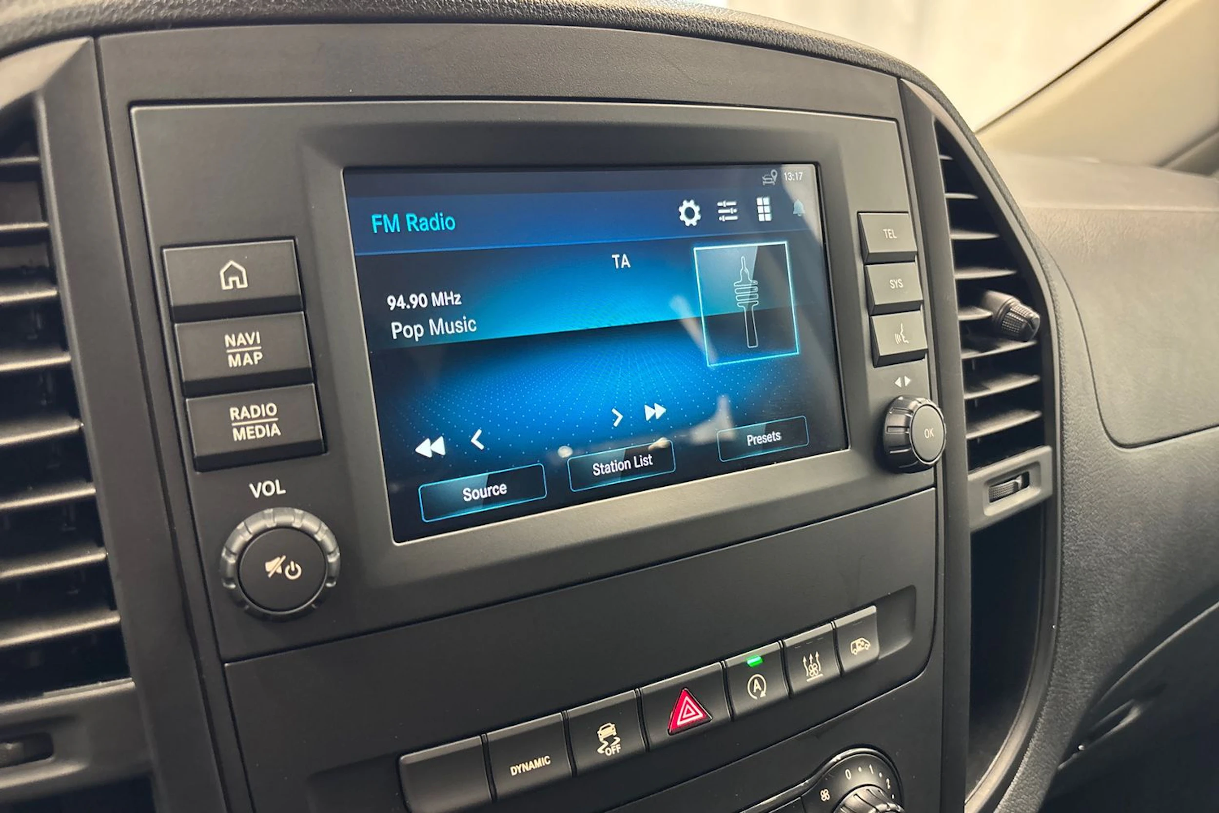 harmaa Mercedes-Benz Vito 2022 kuva 16.