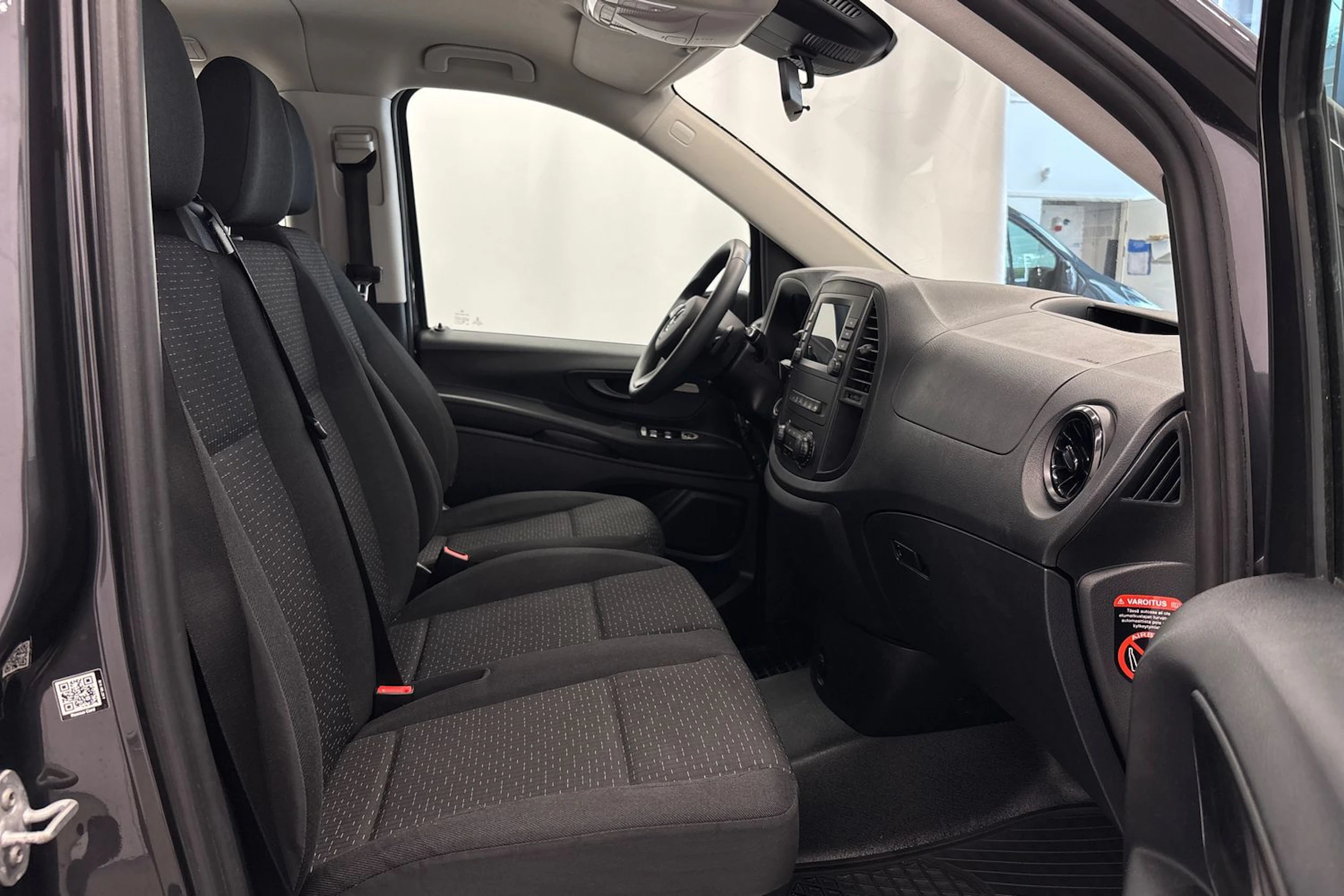 harmaa Mercedes-Benz Vito 2022 kuva 22.