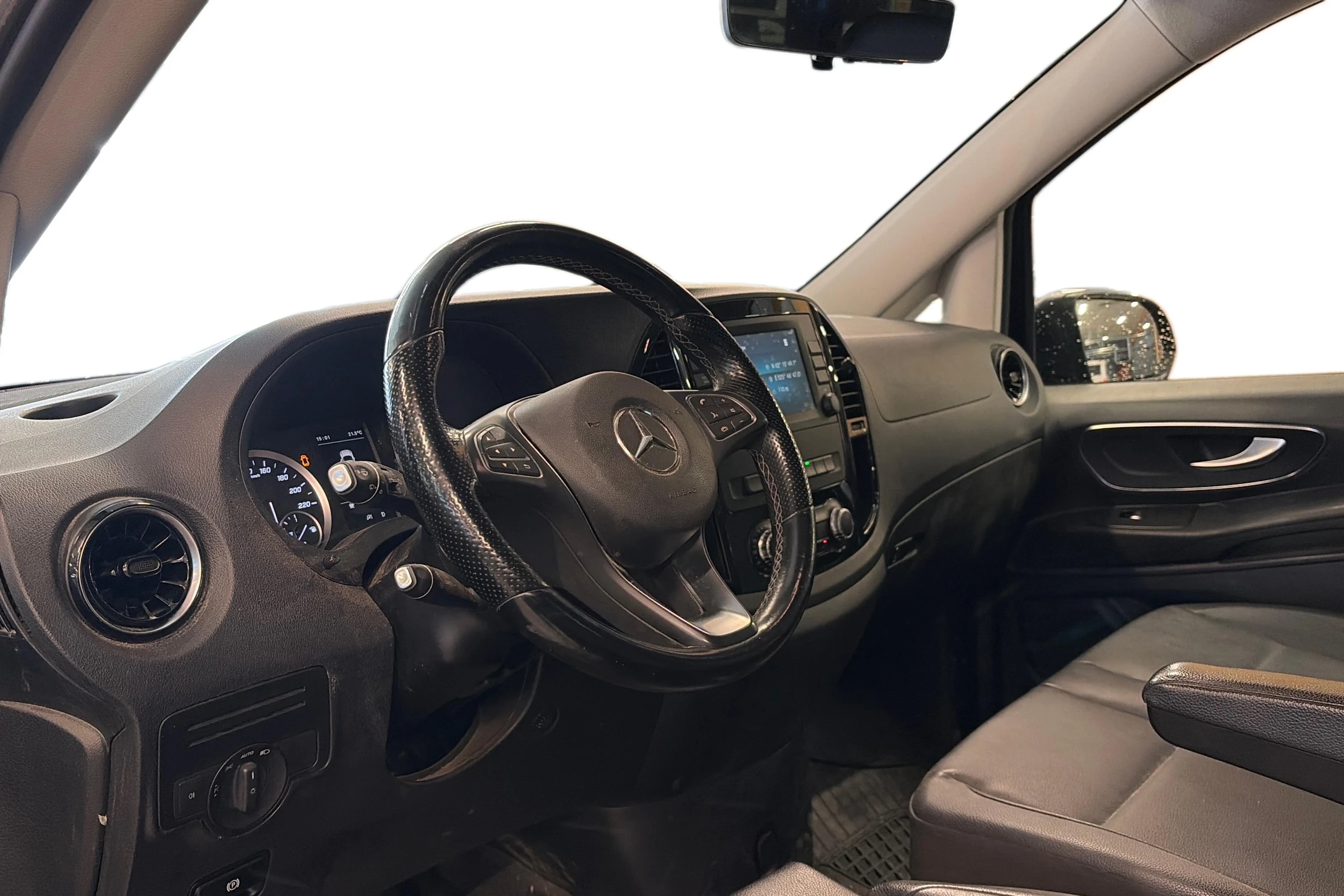 sininen Mercedes-Benz Vito 2022 kuva 6.