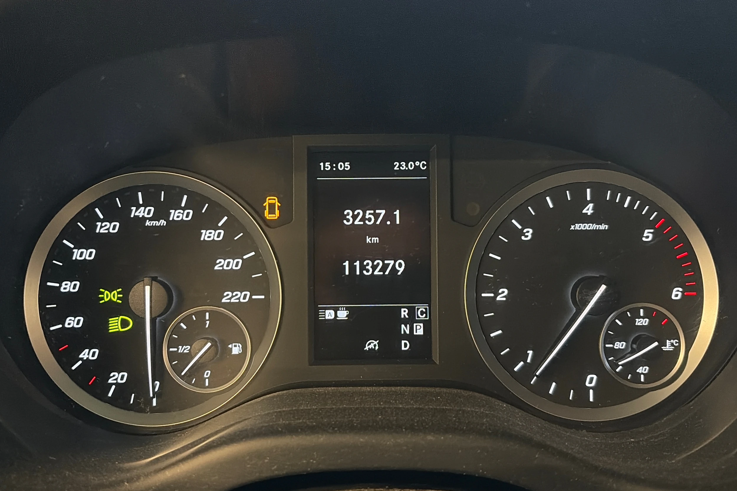 sininen Mercedes-Benz Vito 2022 kuva 12.