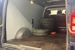 sininen Mercedes-Benz Vito 2022 kuva 20.