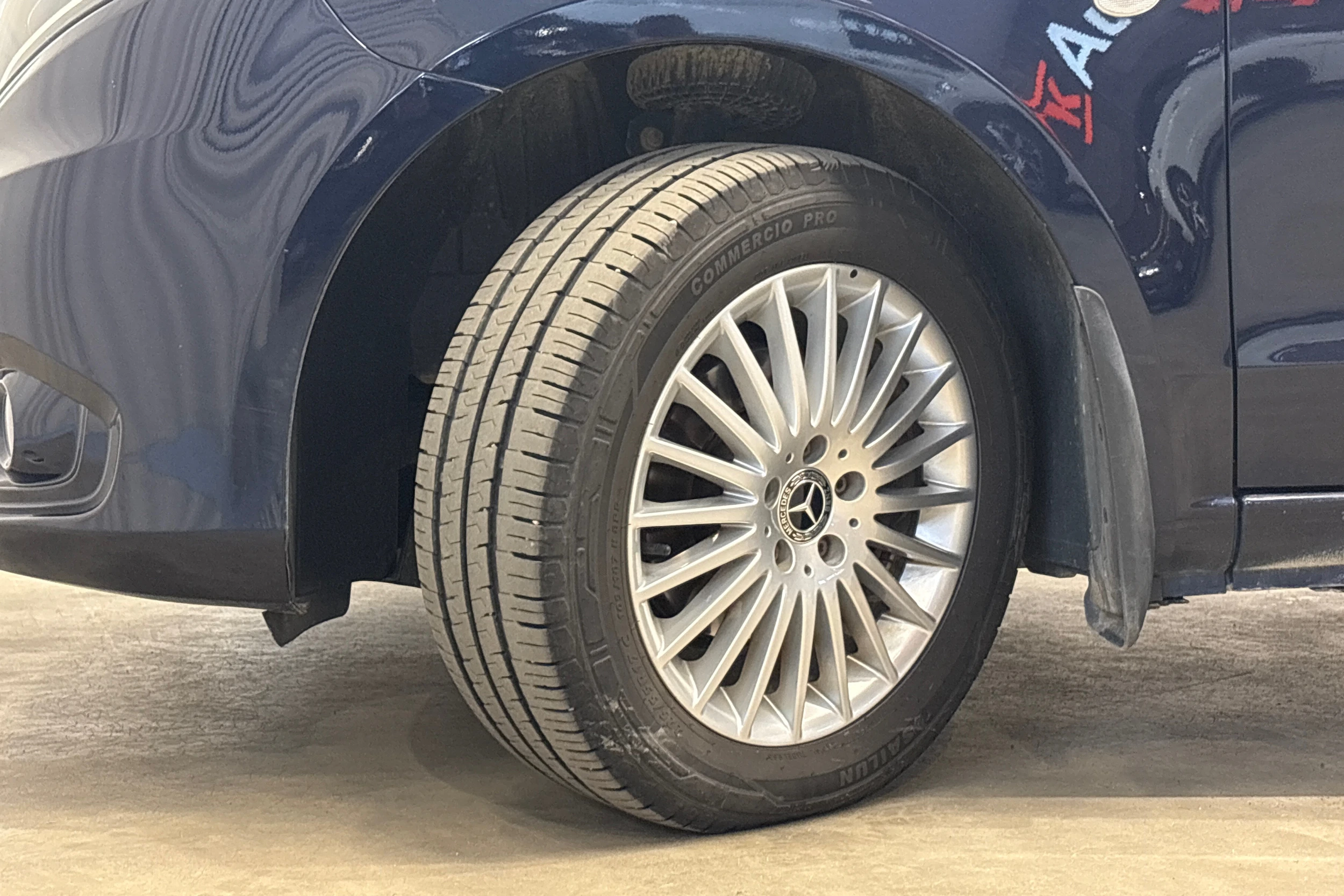 sininen Mercedes-Benz Vito 2022 kuva 22.