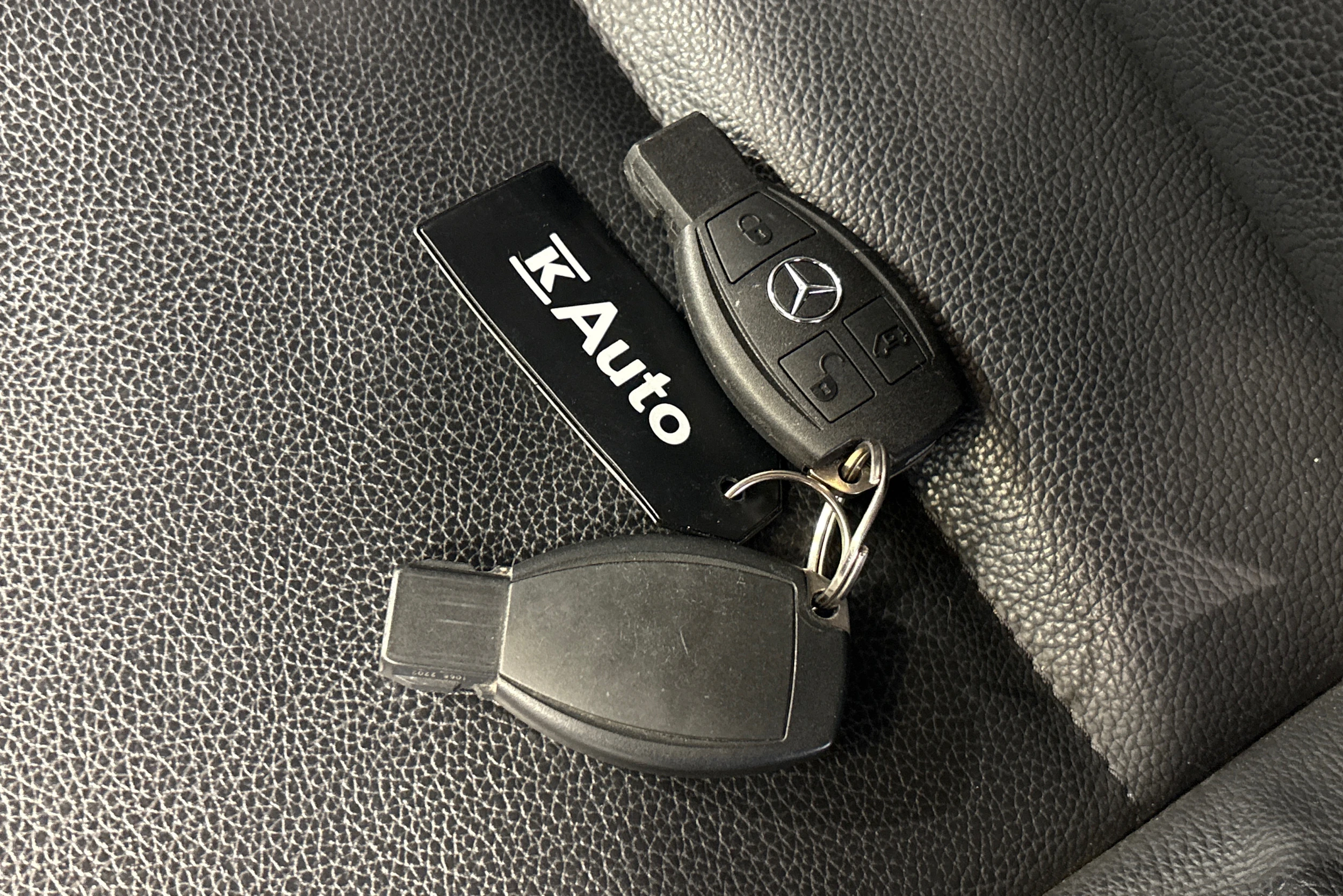 sininen Mercedes-Benz Vito 2022 kuva 27.