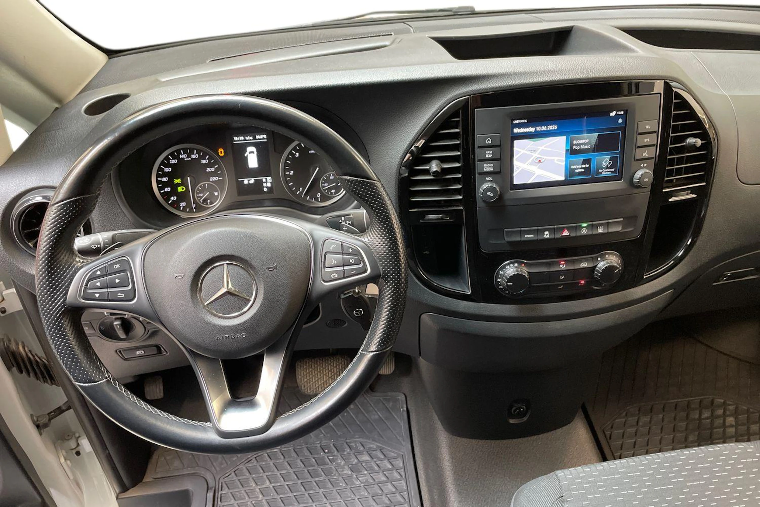 valkoinen Mercedes-Benz Vito 2022 kuva 9.